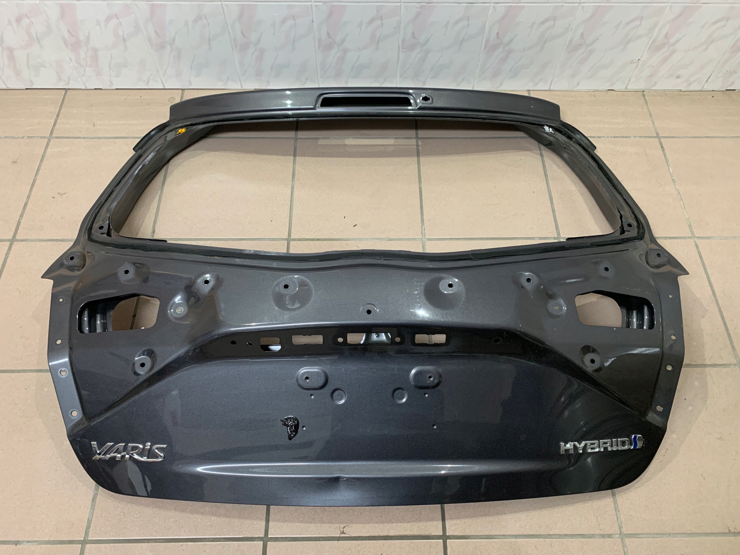 TOYOTA YARIS HYBRID KLAPA TYŁ TYLNA