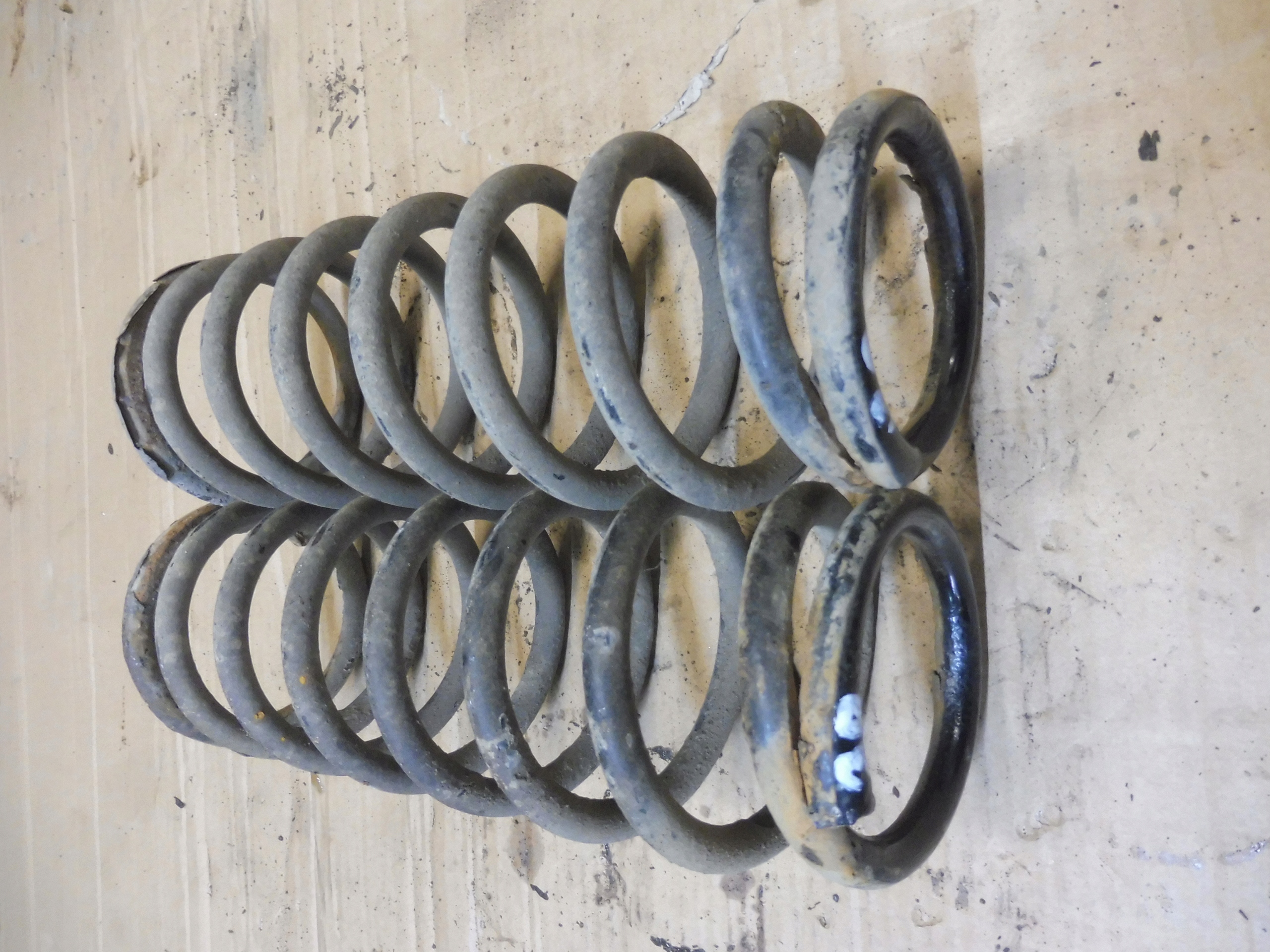 VITARA SPRĘŻYNA SPRĘŻYNY TYŁ TYLNE 3D 88-97r