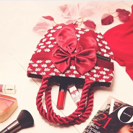 Kosmetyczka podróżna duża Roma czerwona w słoniki Model Roma