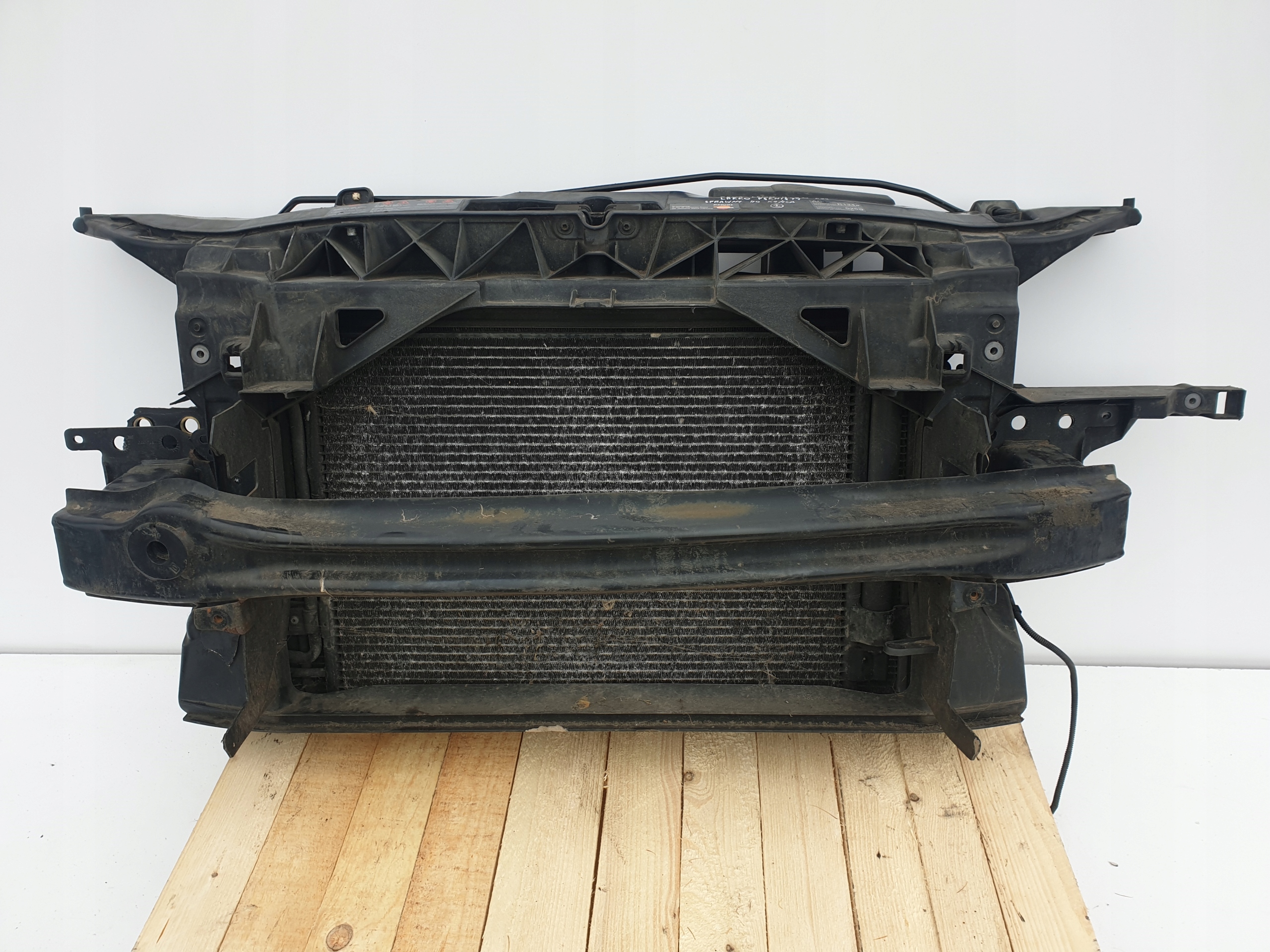 Seat Leon II 2.0 FSI PRZEDNI PAS CHŁODNICE KOMPLET