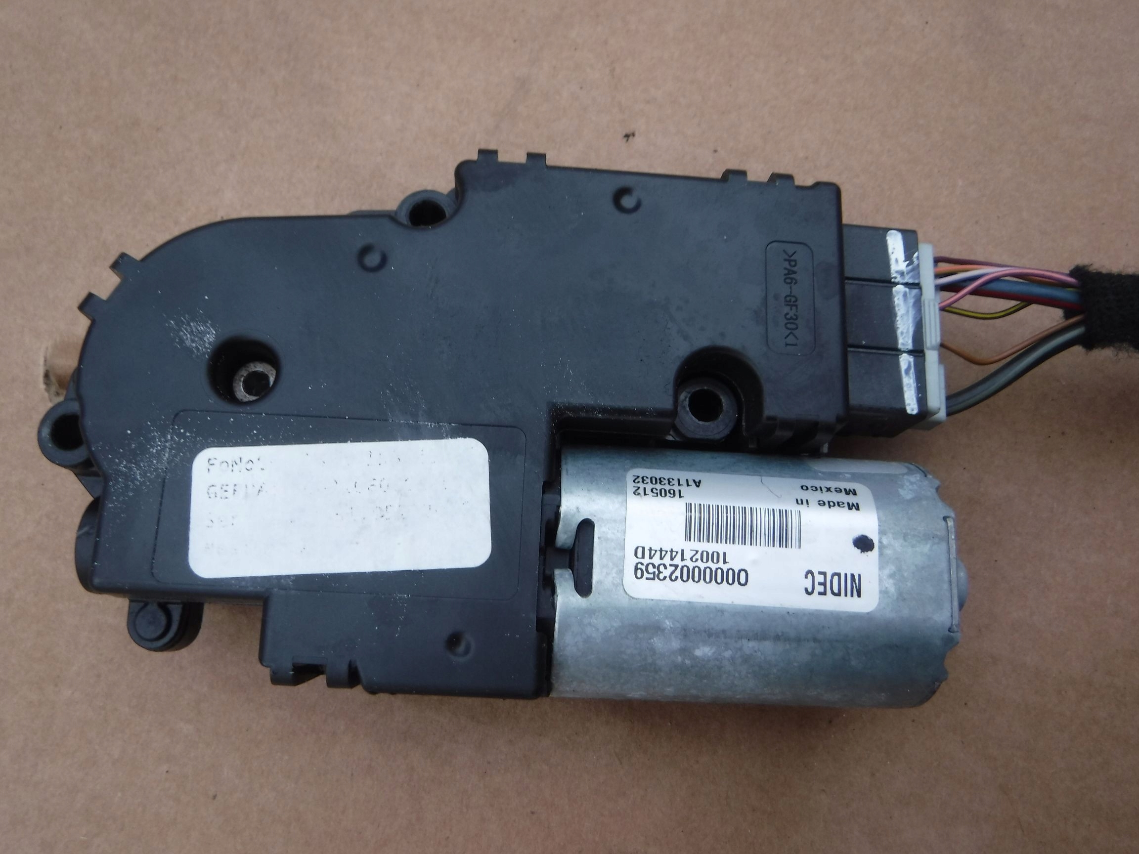 SILNICZEK SILNIK SZYBERDACH FORD FUSION USA Producent części Ford OE