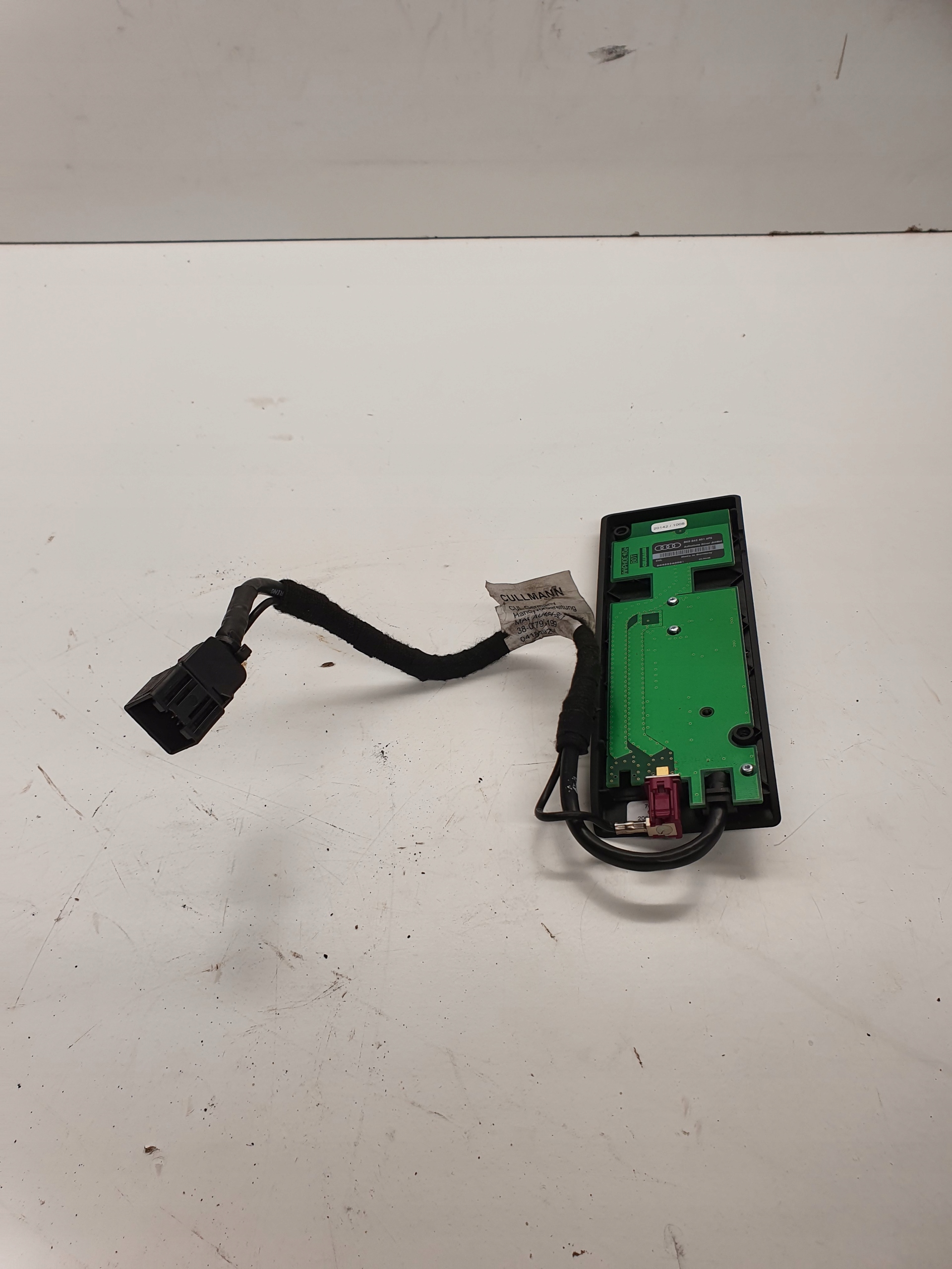 UCHWYT PODSTAWA TELEFONU AUDI A4 B8 8K0862401