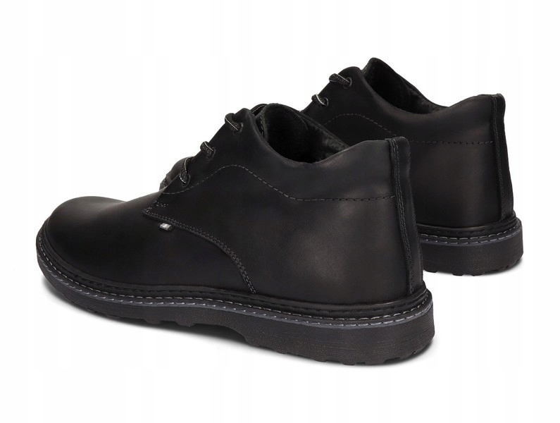 TRAPERY OCIEPLONE PÓŁBUT TRZEWIKI SKÓRA 056 CZ 46 Kolor podeszwy czarny