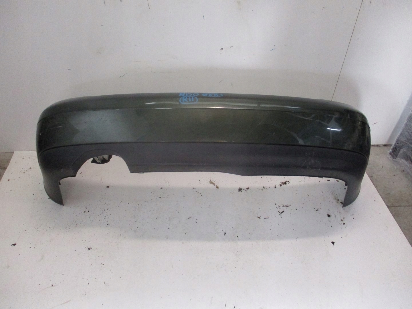 PARE CHOC AUDI A4 8D0 ARRIÈRE ARRIÈRE
