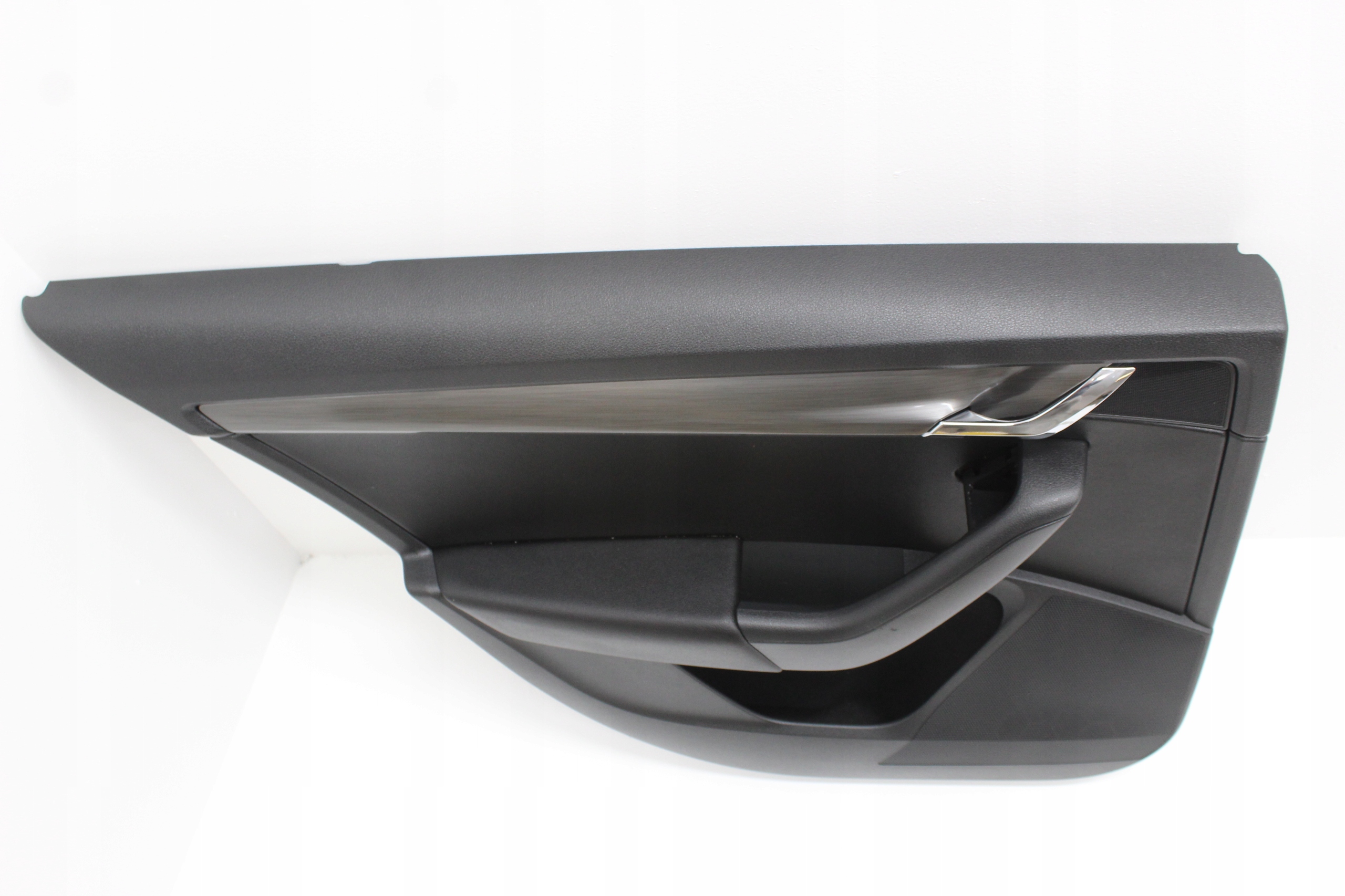 MBM OCTAVIA III TAPICERKA DRZWI LEWA TYŁ 5E0867197 Producent części Volkswagen OE