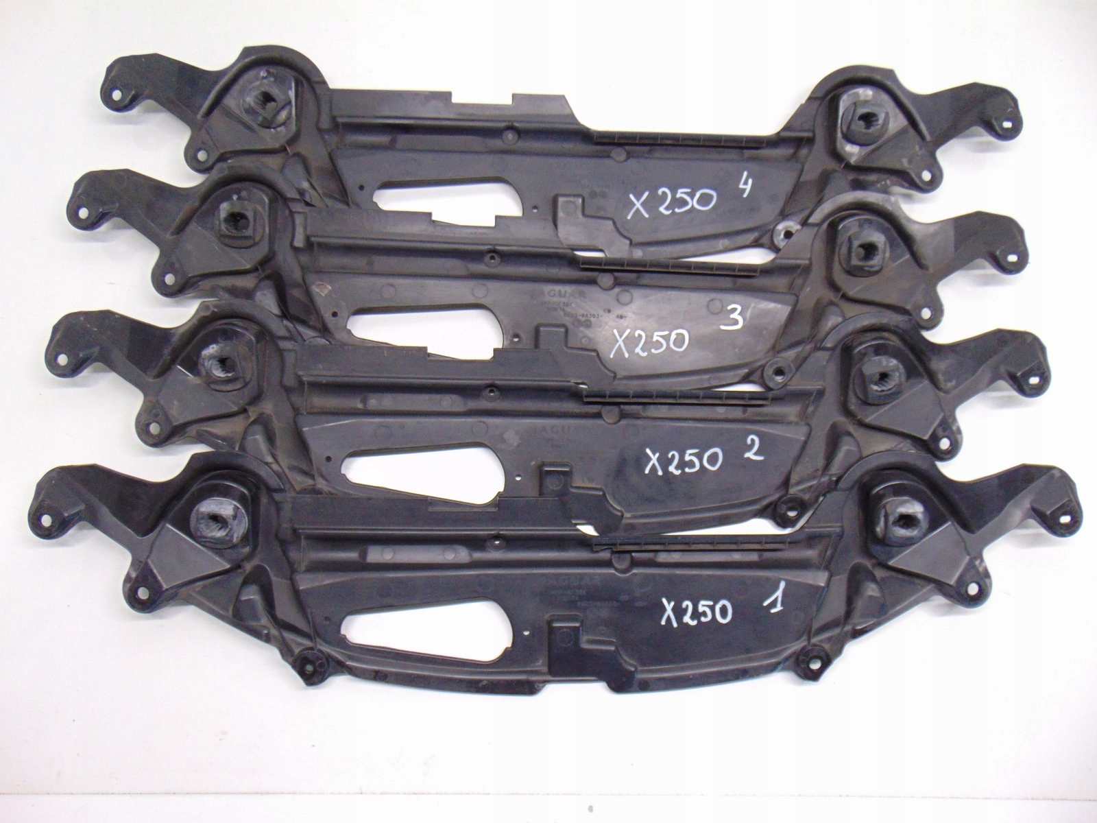přívod volant vzduchový JAGUAR XF 8X23-8A303-CD