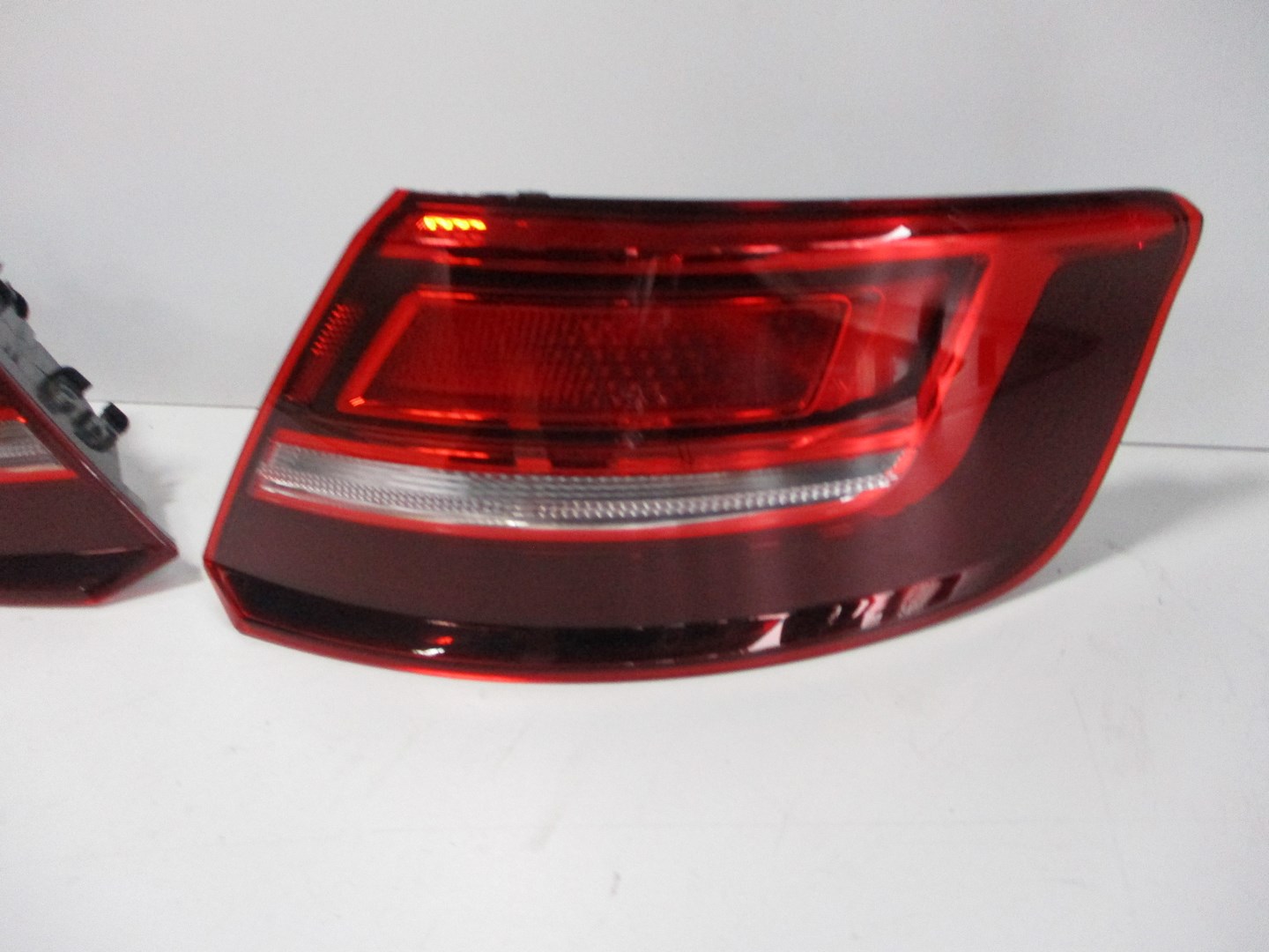 фонарь Audi A3 8V0 HB РЕСТАЙЛИНГ правый