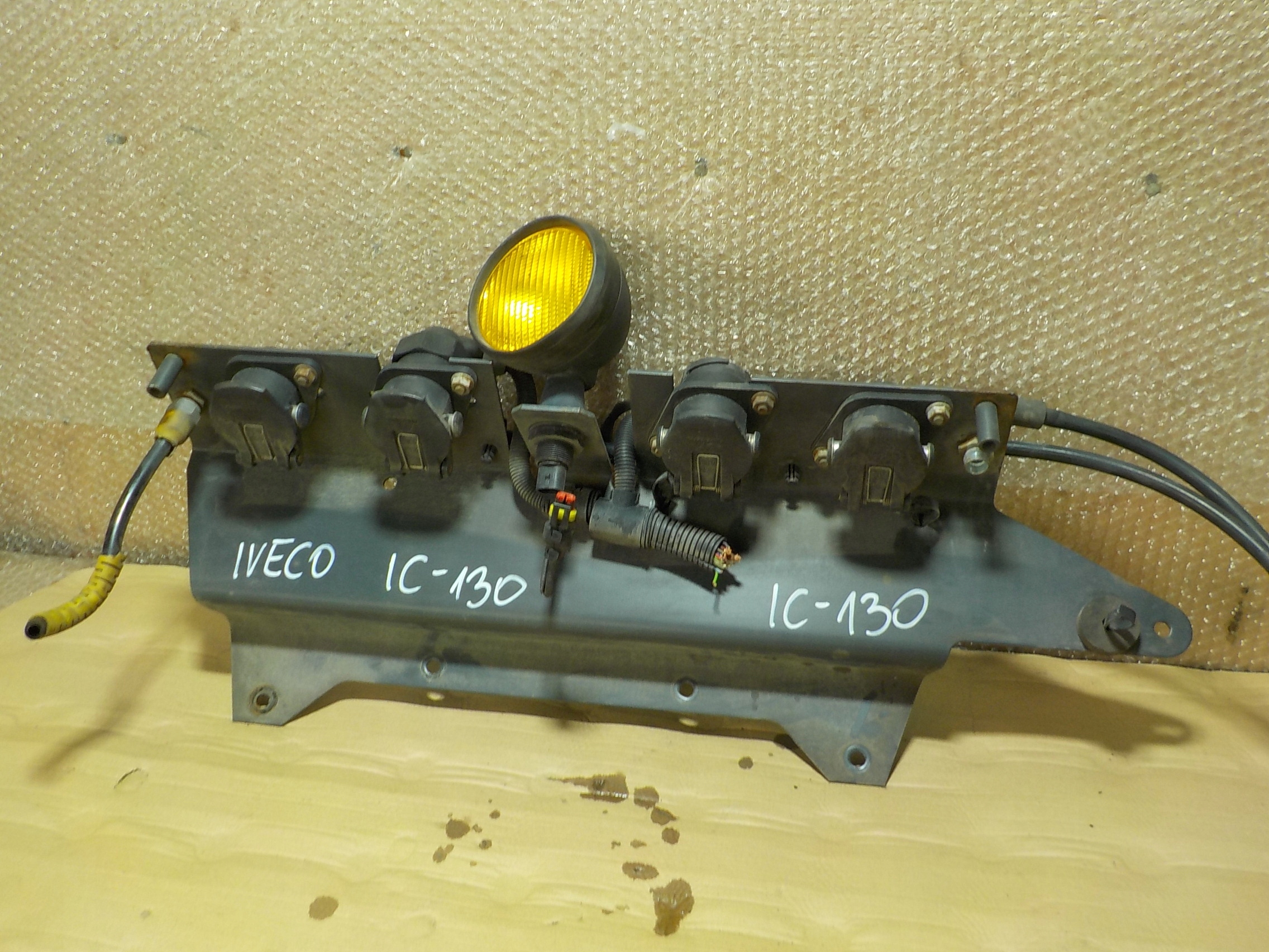 ПІДСТАВА ГНІЗД STRALIS 450