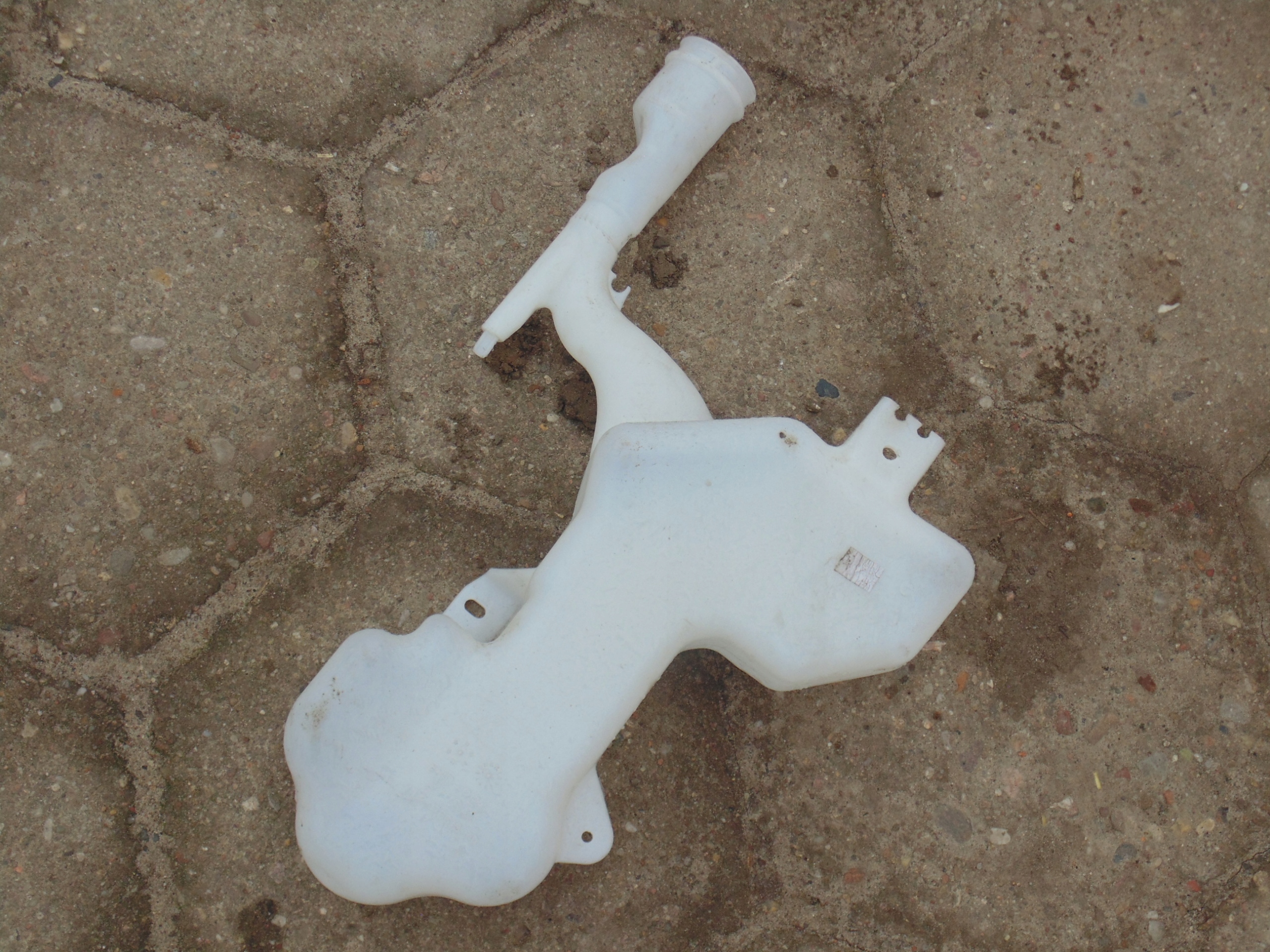 Бачок омывателя Fiesta MK8 H1BB-17B613-AD