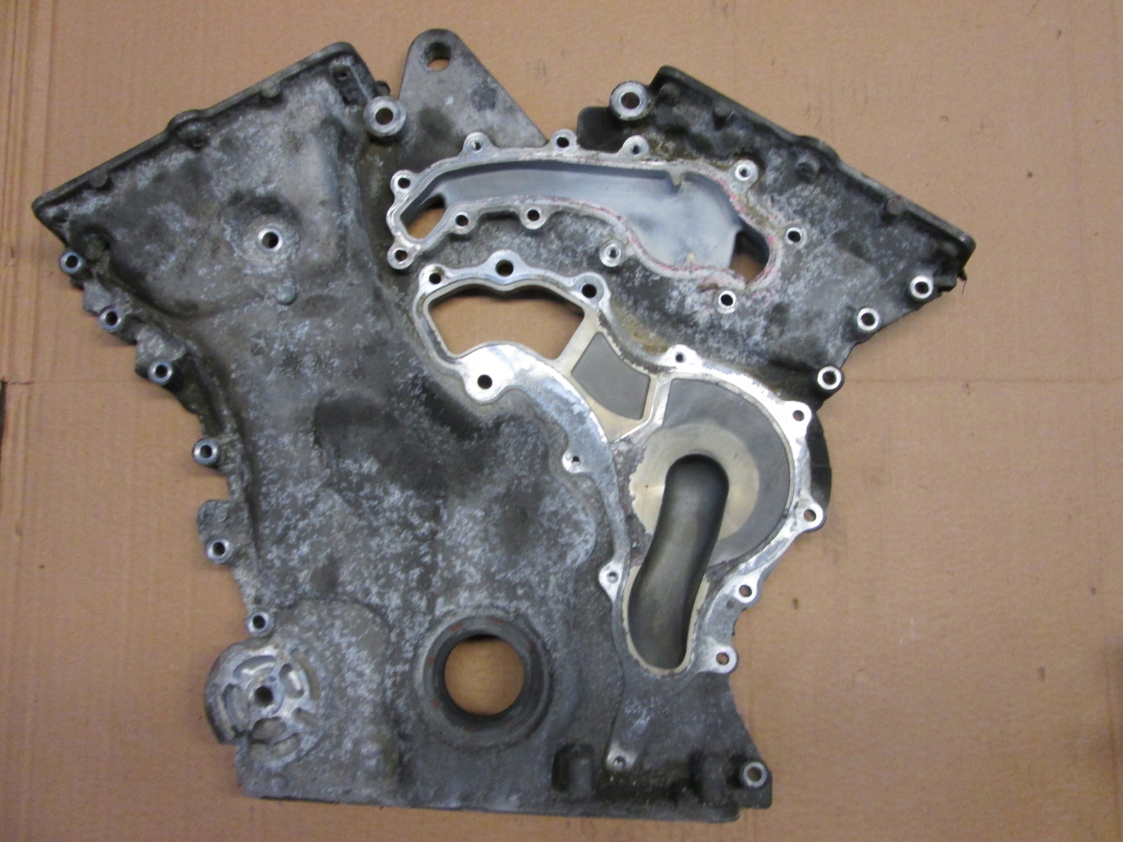 05184318ai - Dodge CHARGER 2014 корпус ГРМ Challenger