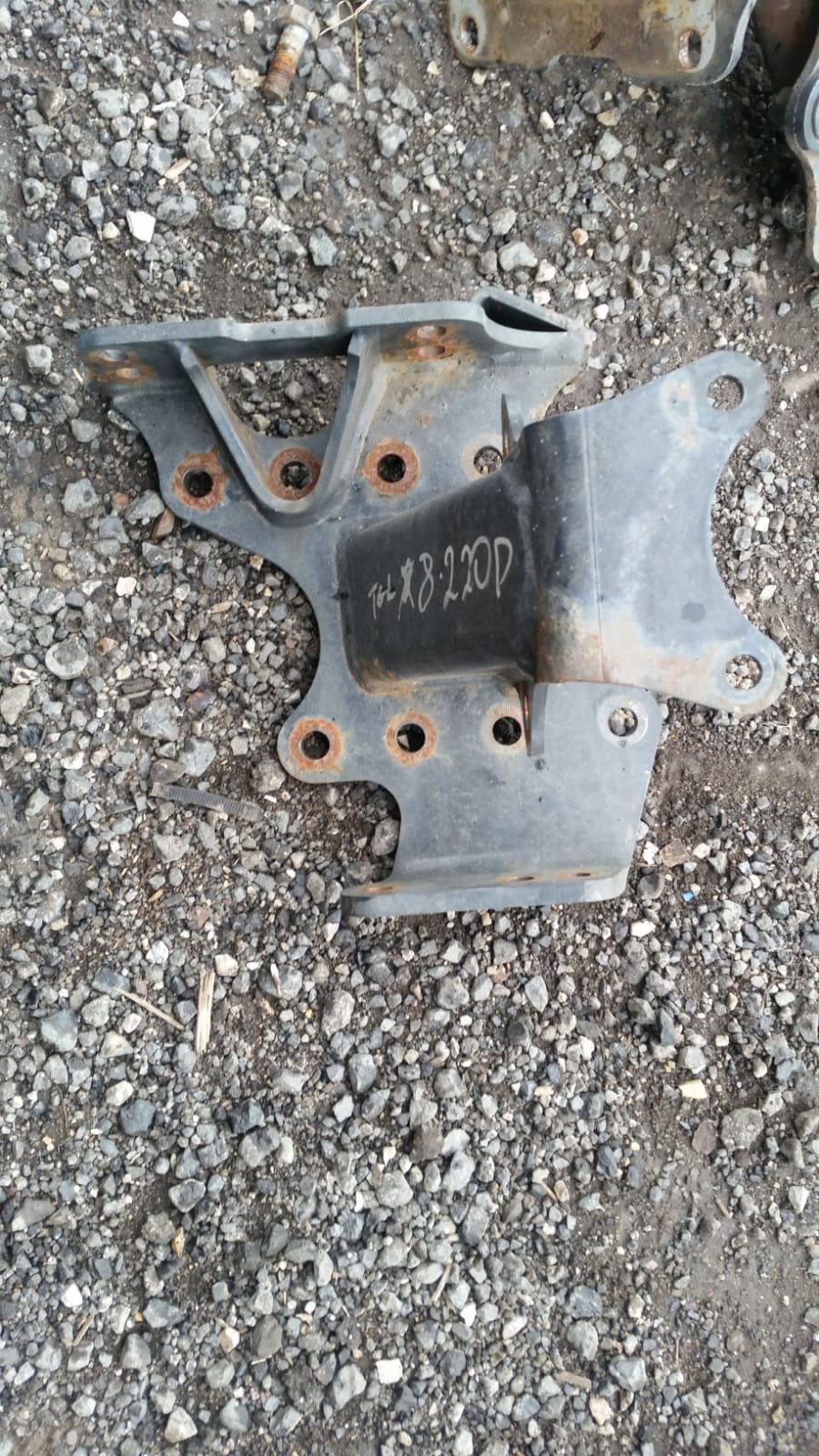 ПІДСТАВА ЛАПИ КАБІНИ GLOB MAN TGL 8.220