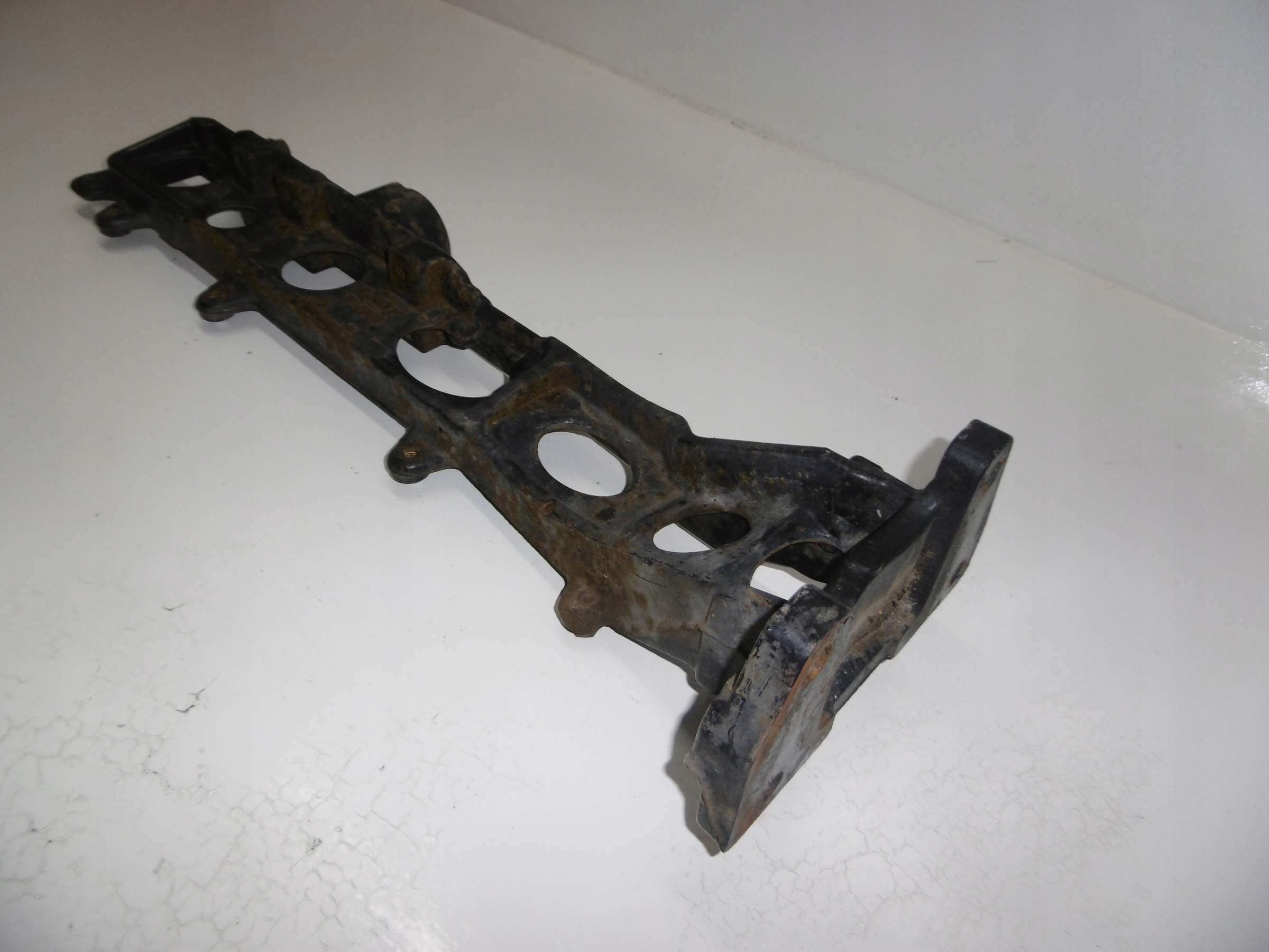 UCHWYT MOCOWANIE TLUMIKA KATALIZATORA SCANIA R Part number 1541006