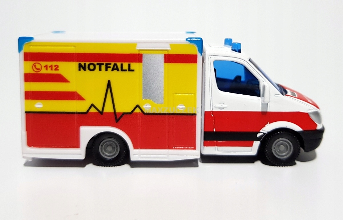 SIKU 1536 AMBULANS NOWOŚĆ 01.2020 EAN (GTIN) 4006874015368