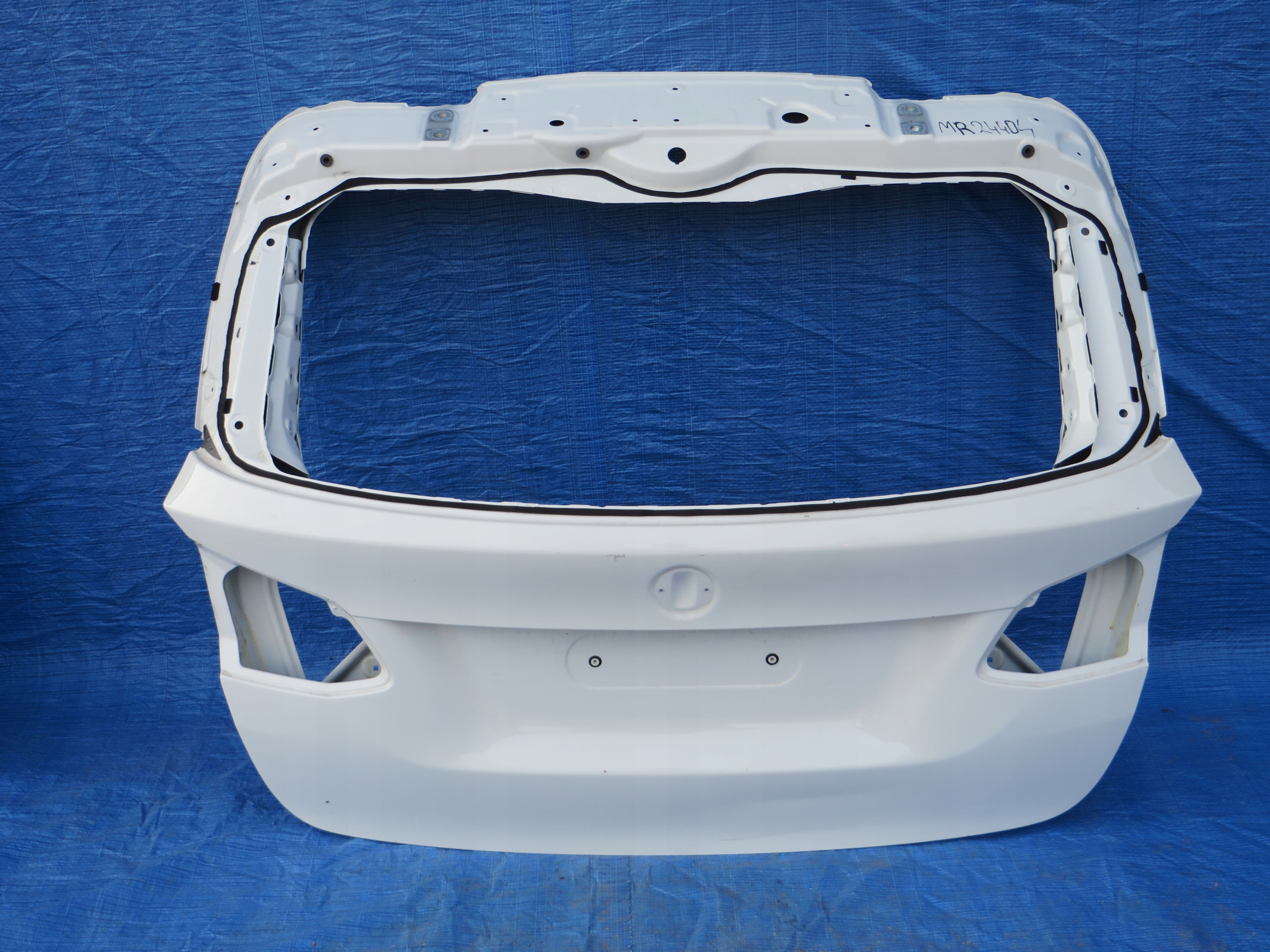 BMW 2 F45 КРИШКА ЗАДНЯ