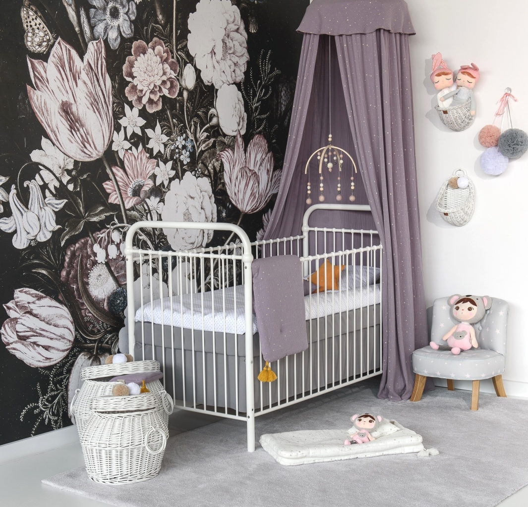 Łóżeczko niemowlęce białe metalowe 70x140 cm