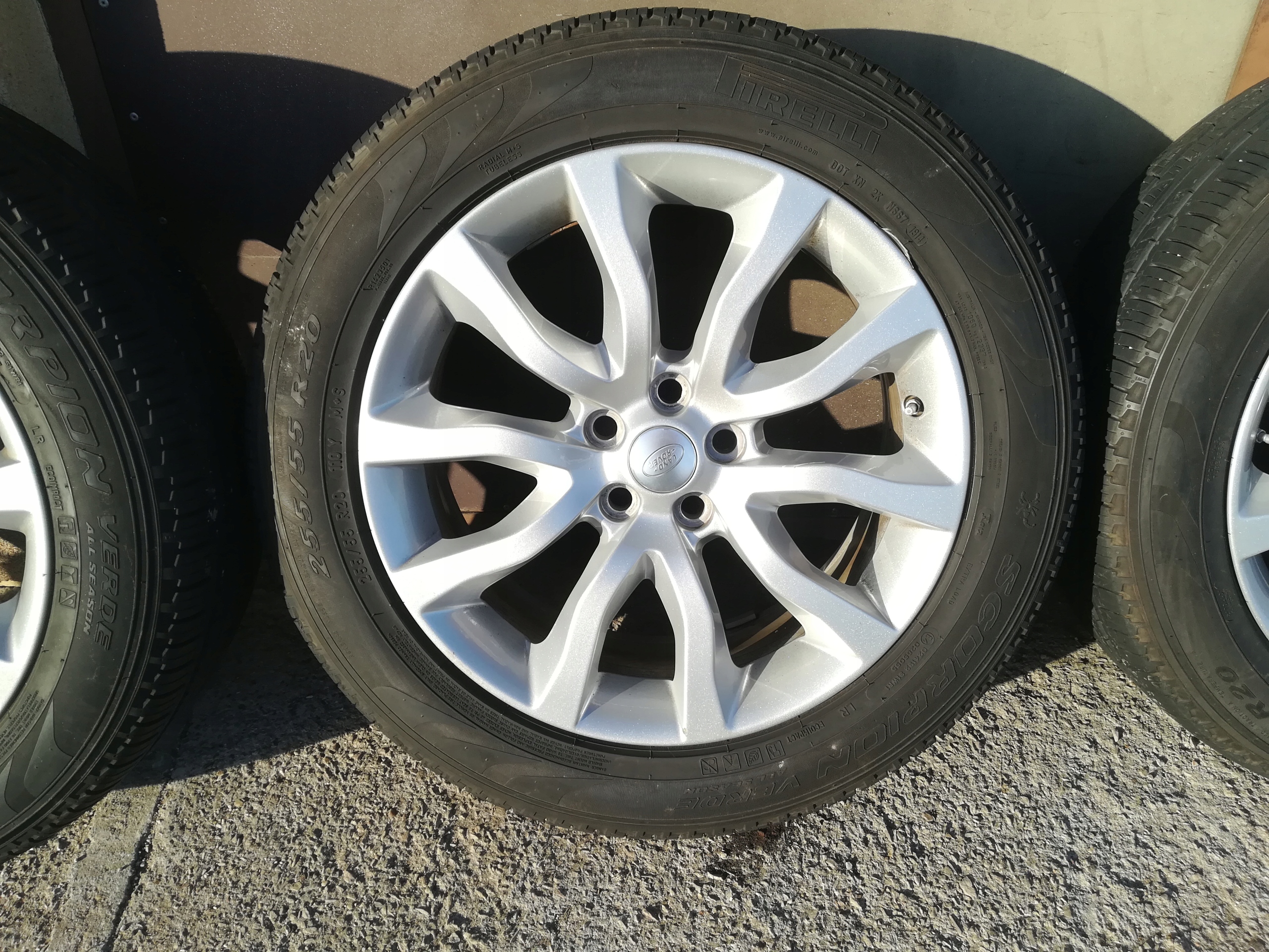 wheels RANGE ROVER SPORT L494 20 255 55 PIRELLI