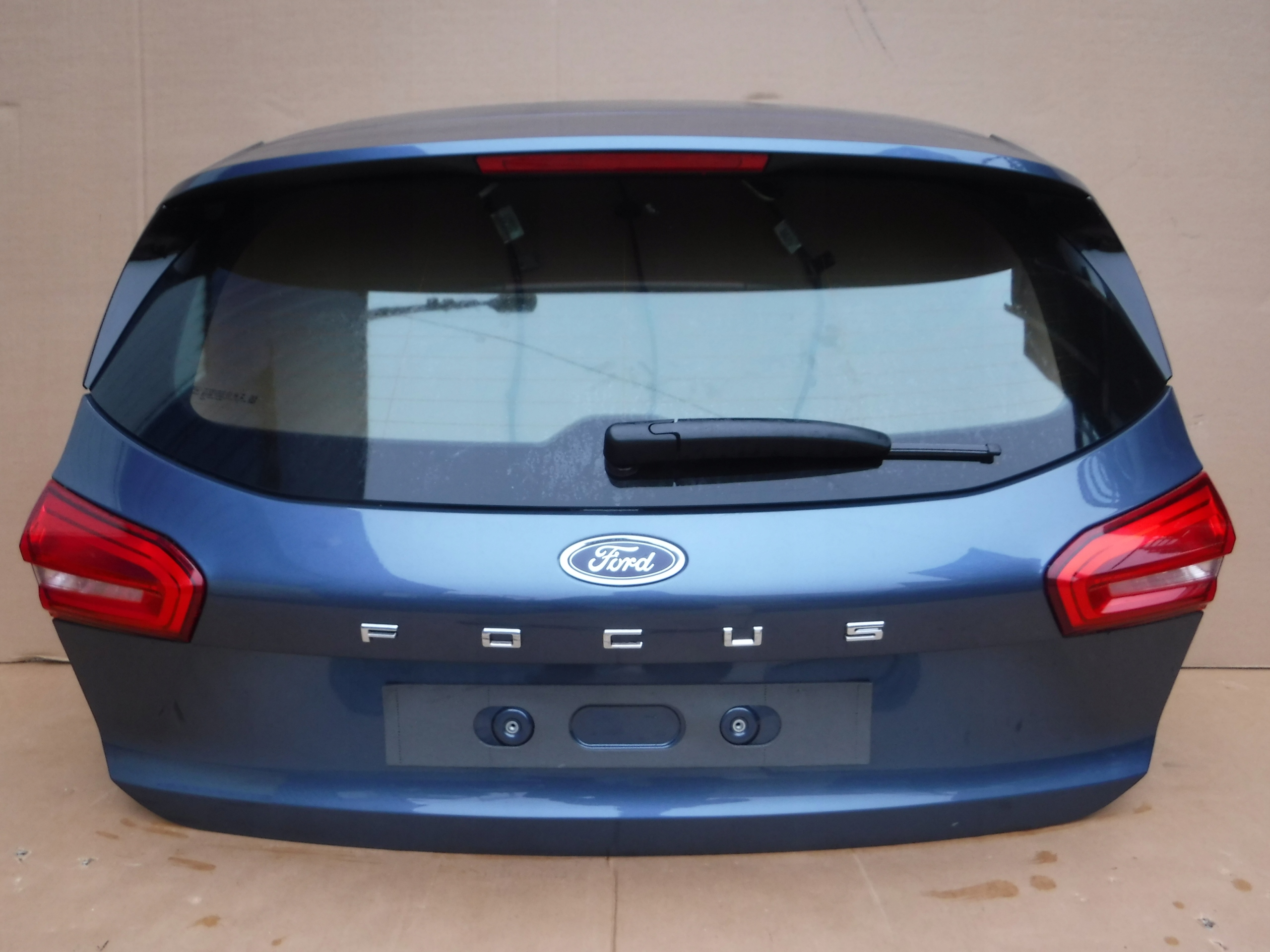 TYLNA KLAPA CHROME BLUE FORD FOCUS MK4 2018-