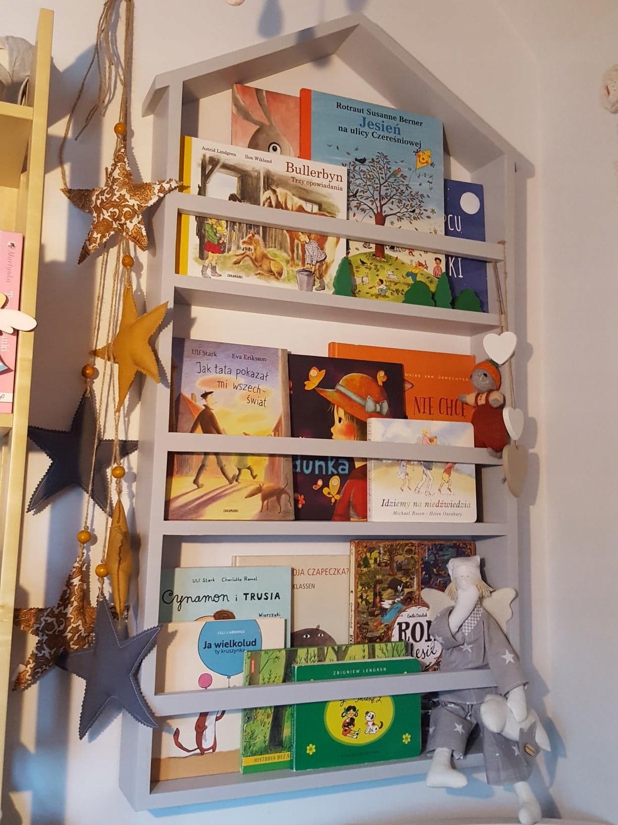 Półka na książki Marka inna