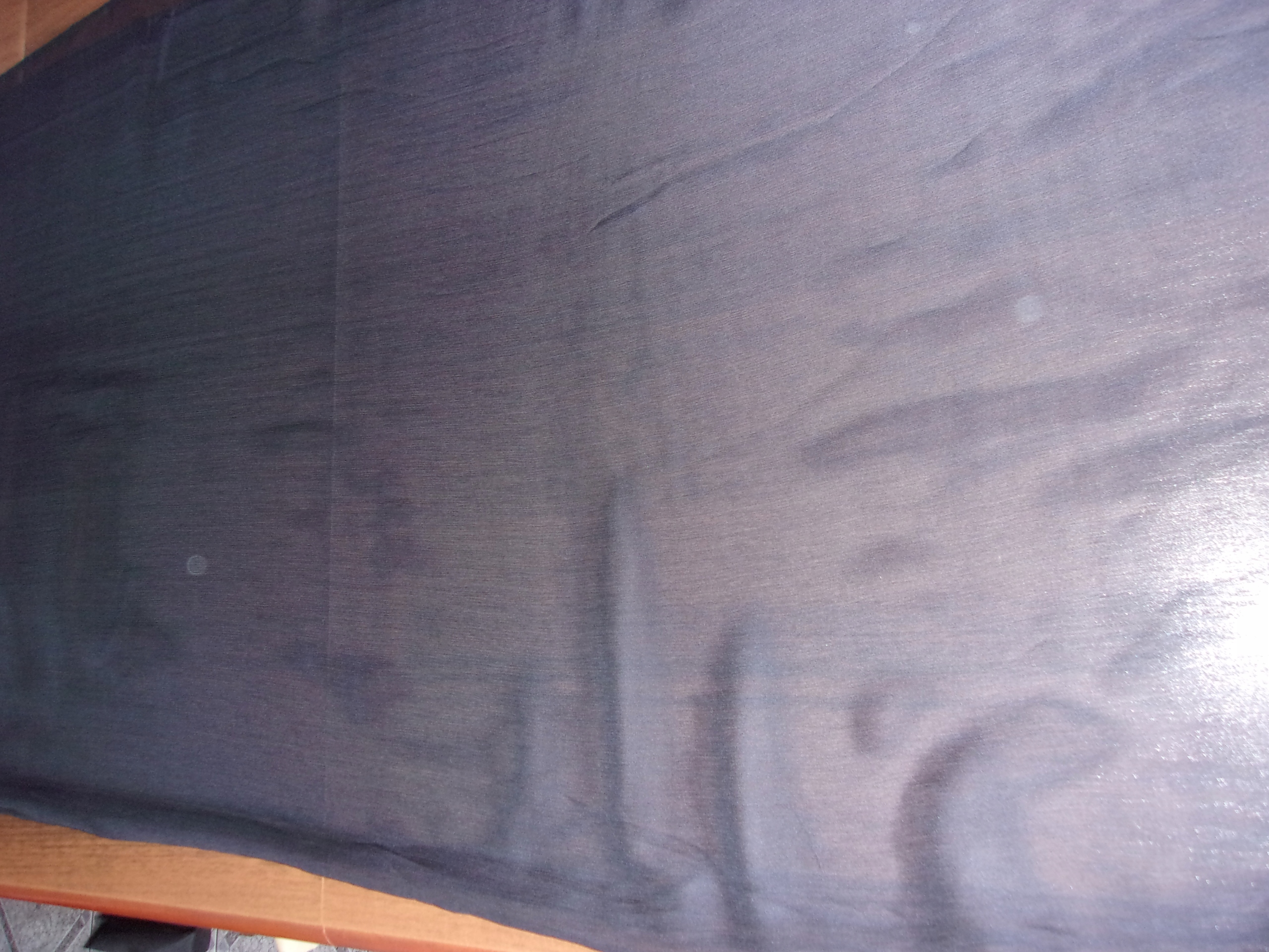 tmavě modrý krejčovský hedvábný šifon