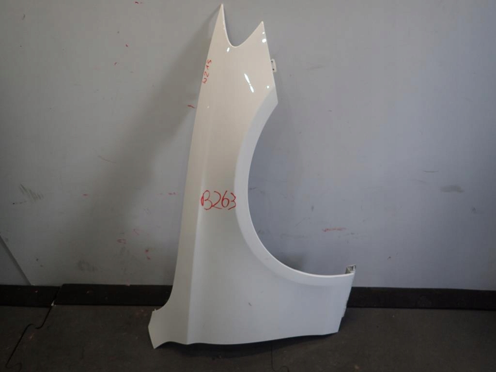 Błotnik przód przedni prawy MERCEDES E-KLASA W213