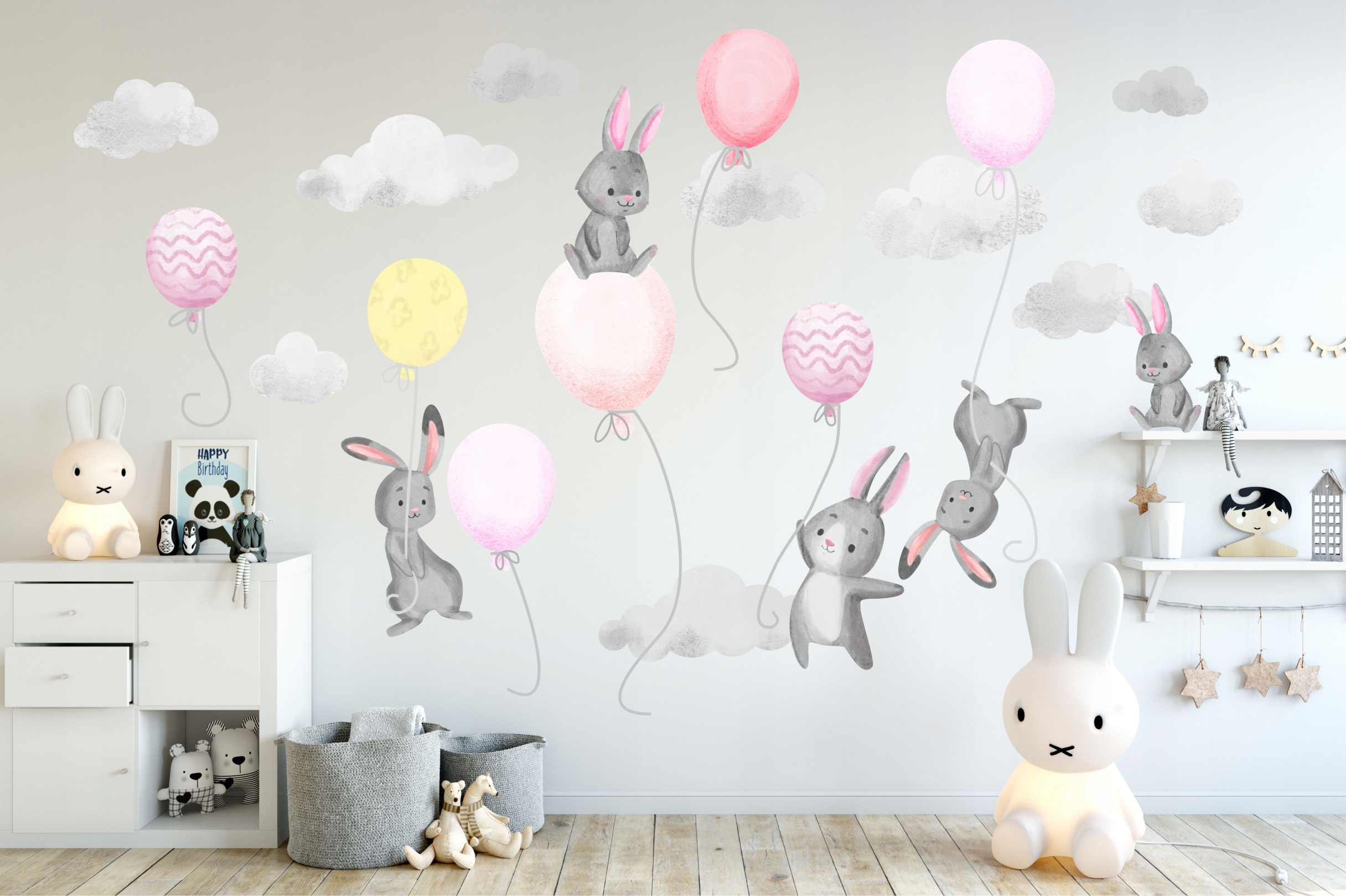 Зайки на шаре. Фотообои с воздушными шарами. Фотообои детские. Воздушные шары на стене. Фотообои с воздушными шарами для детской.