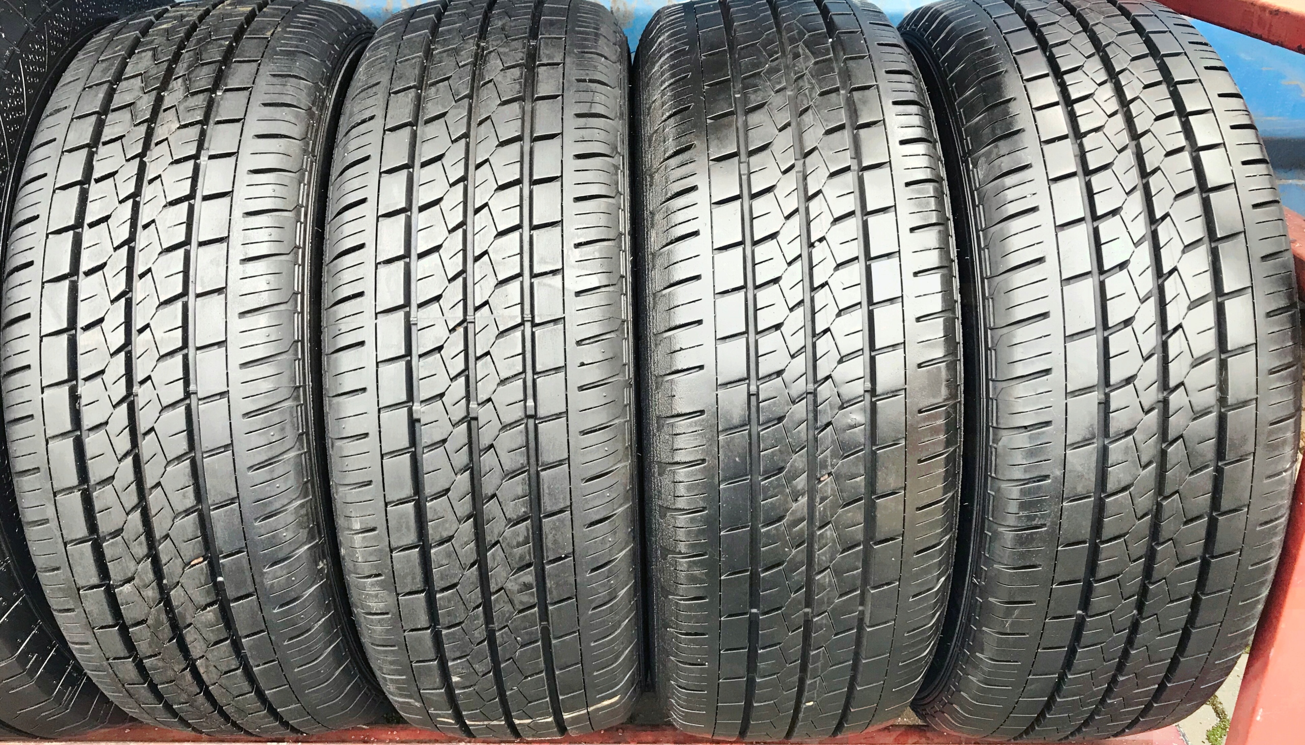 4X 215 / 65r15c BRIDGESTONE DURAVIS R410 104T літо