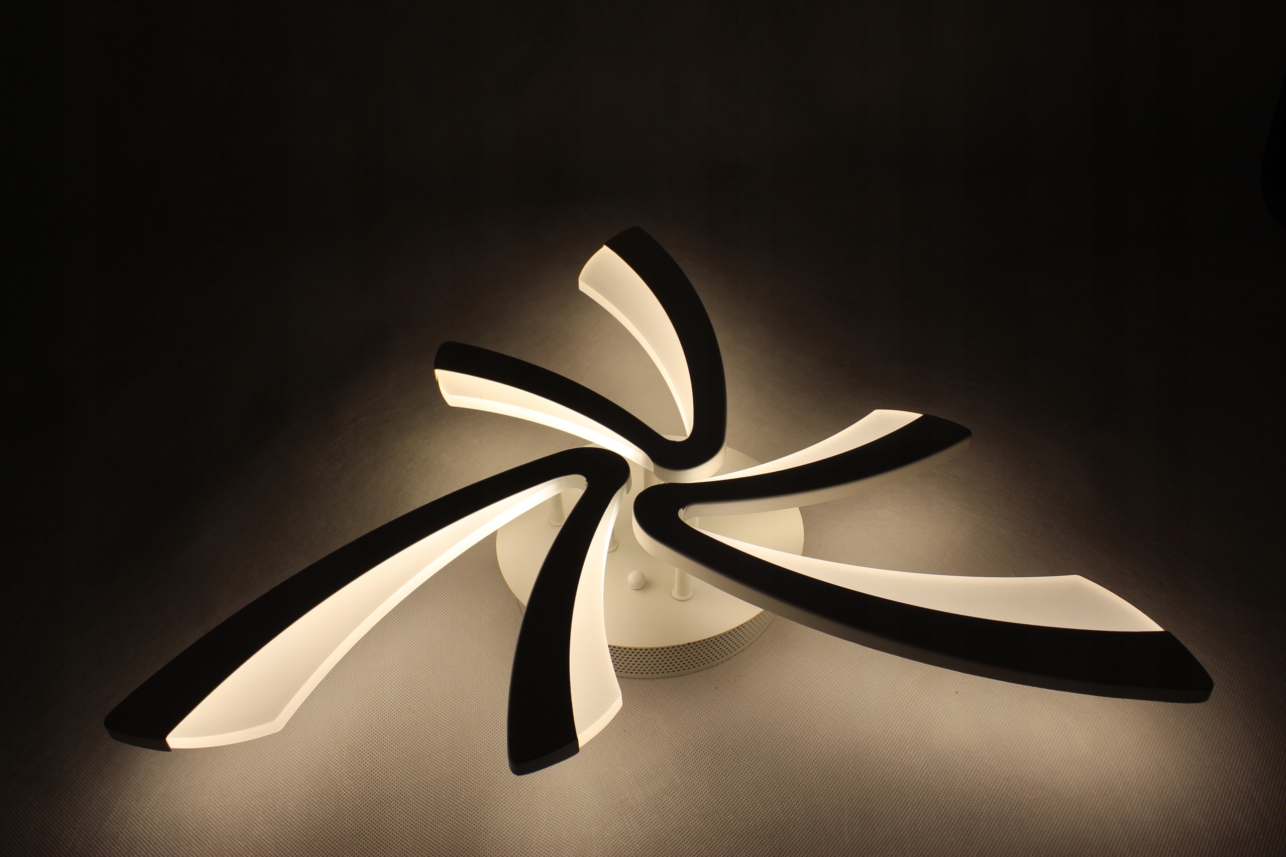 LAMPA LED LAMPA SUFITOWA PLAFON ŻYRANDOL EKO LED + Pilot Szerokość produktu 60 cm