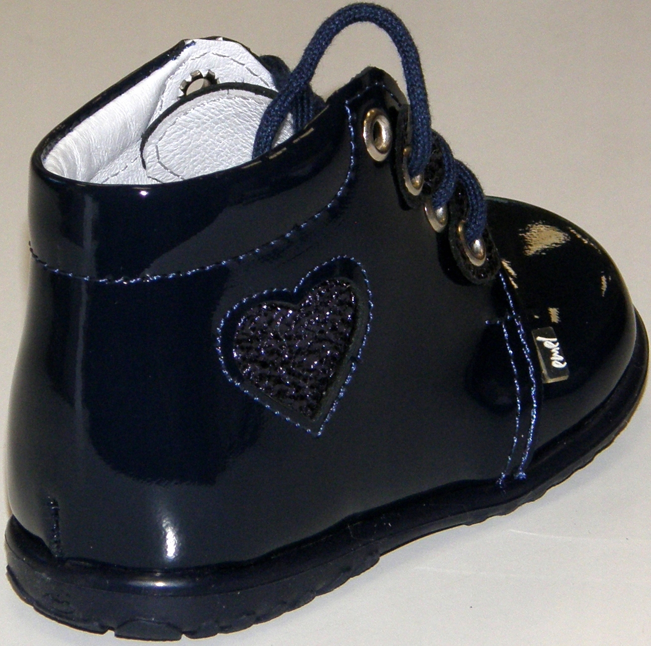 ROCZKI EMEL 2061-16 SKÓRA NATURALNA R 21 W13,00 CM Płeć dziewczynki