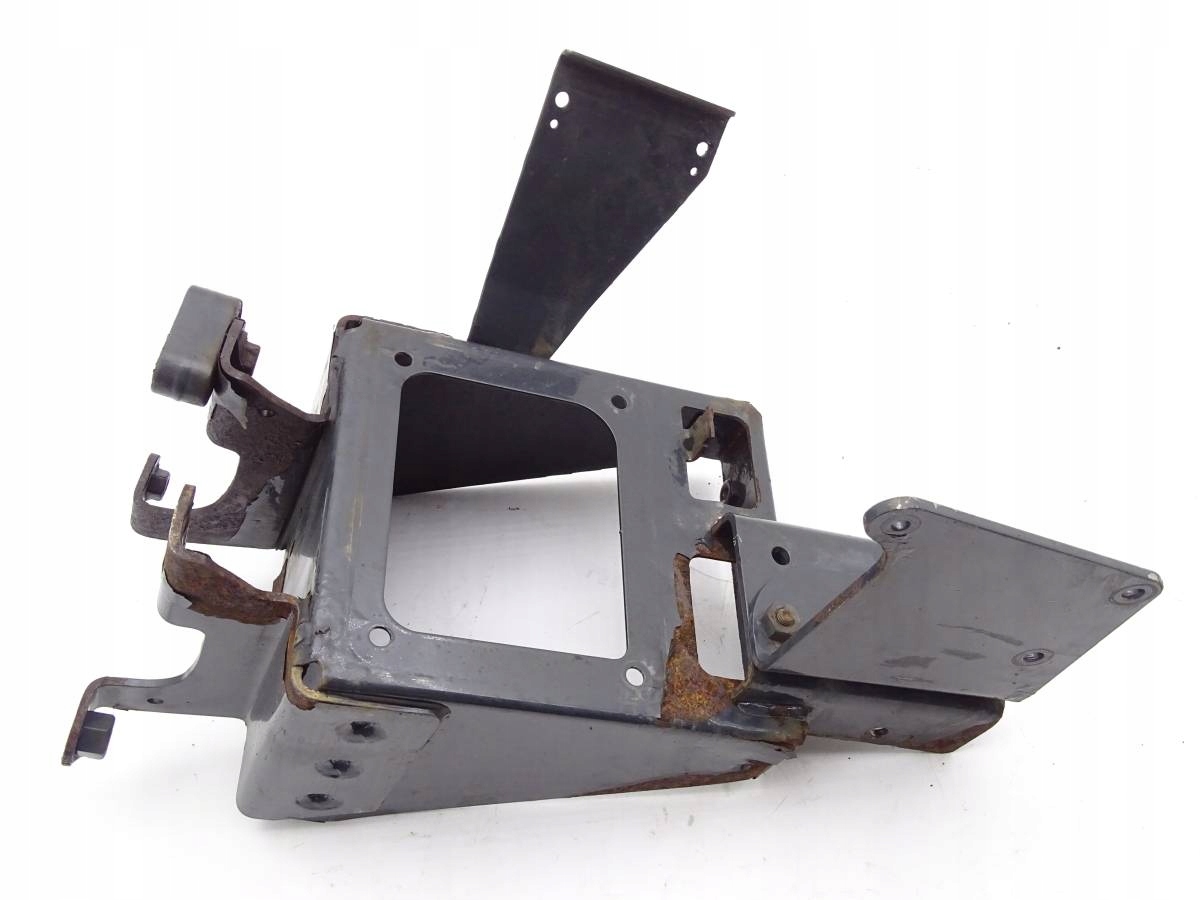 IVECO STRALIS 13 - EURO 6 КРЕПЛЕНИЕ НАСОСА ADBLUE