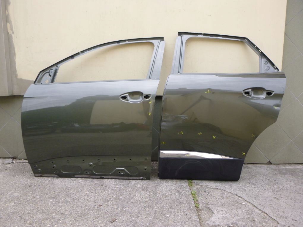 PEUGEOT 3008 II 2 P84 door left rear.