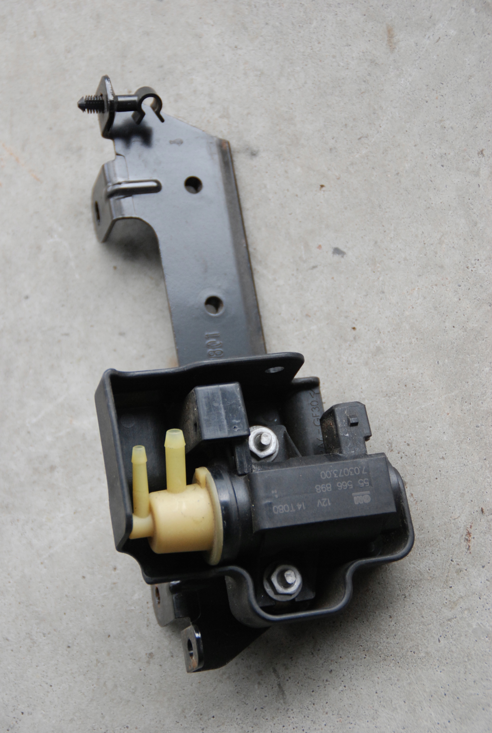 Натяжной клапан Opel Zafira C 55566898