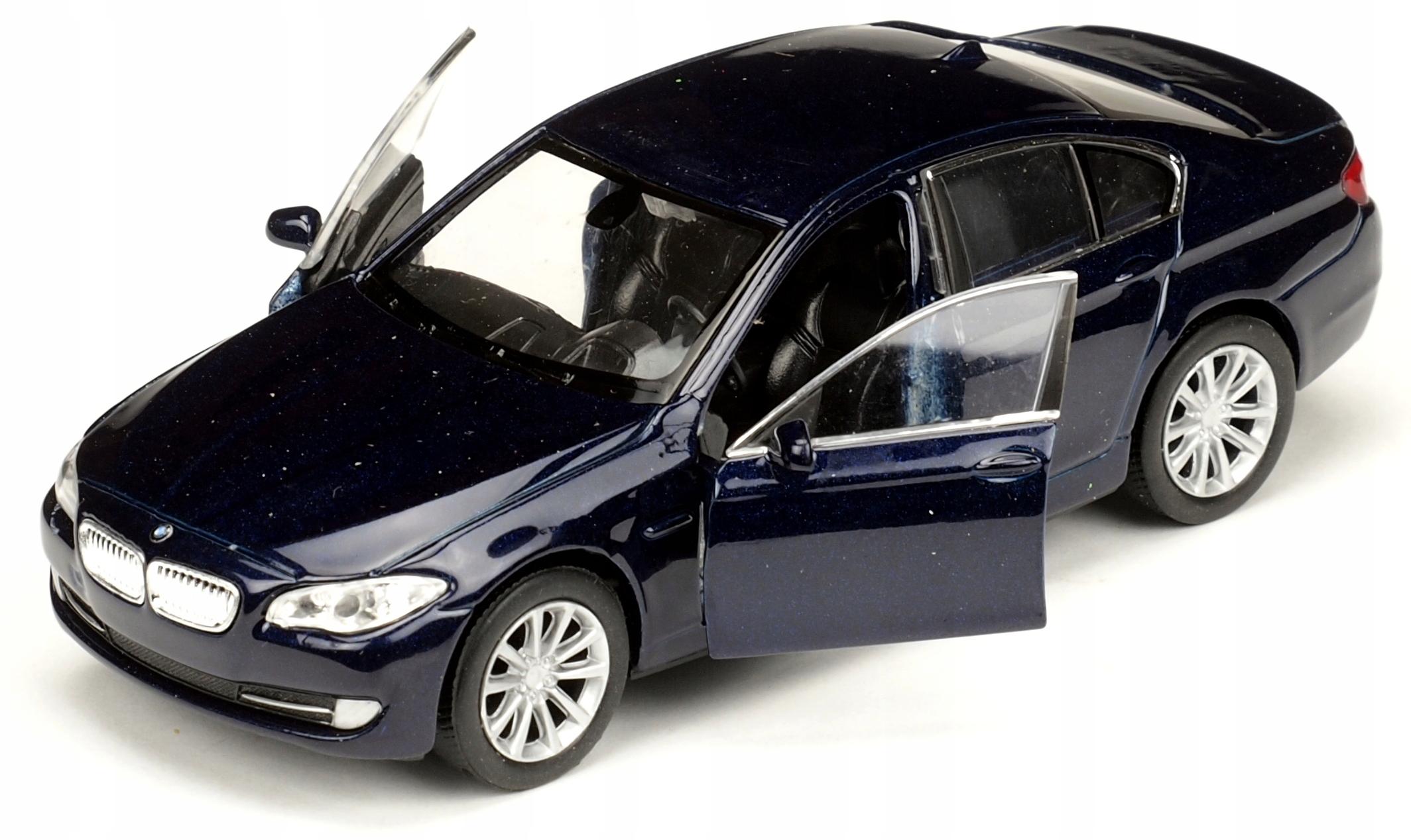 

Metalowe Auto Autko Samochód Bmw 535i Welly 1:34