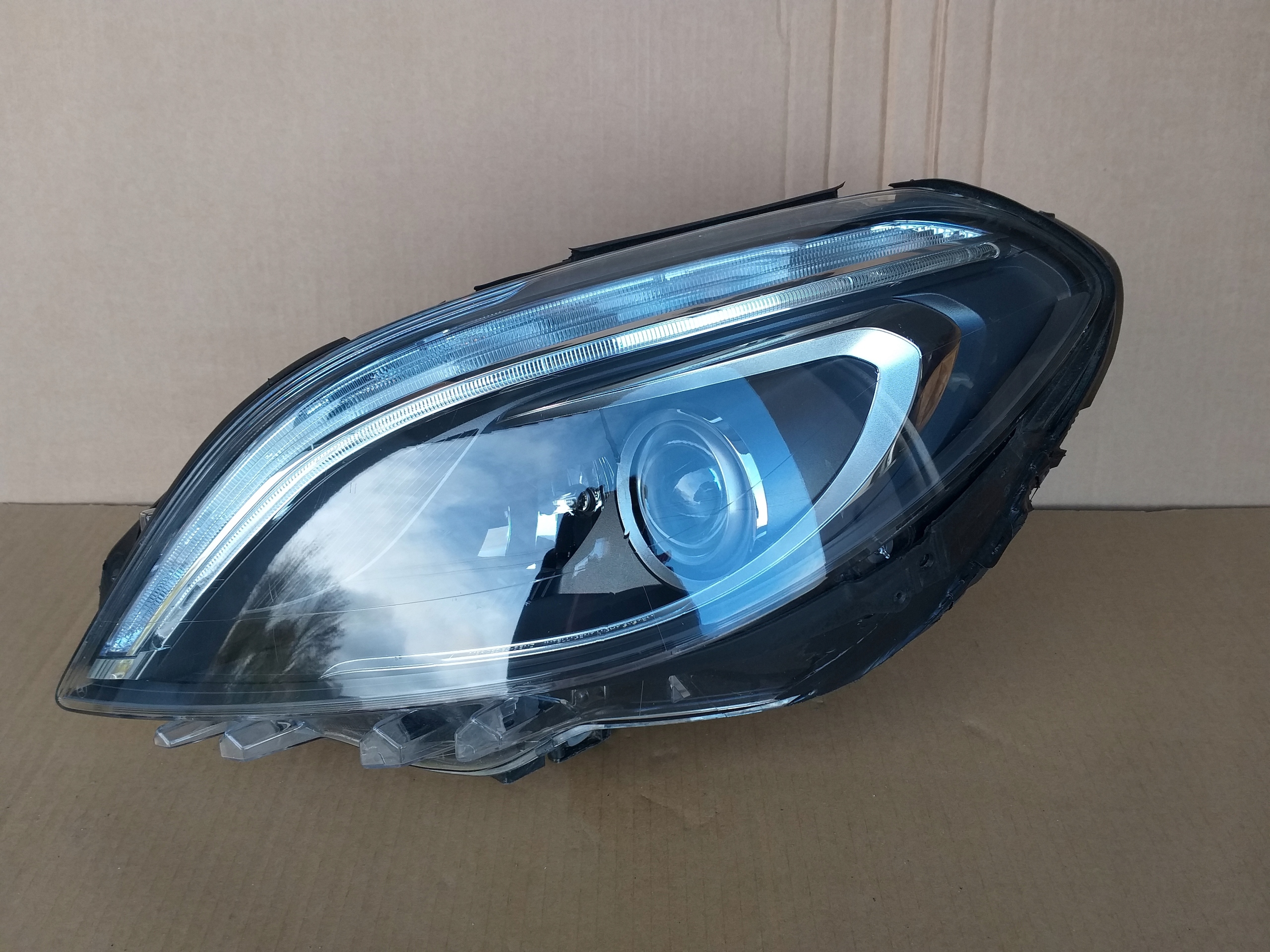 MERCEDES B-КЛАС W246 БІ-КСЕНОН ILS ФАРА ЛІВА