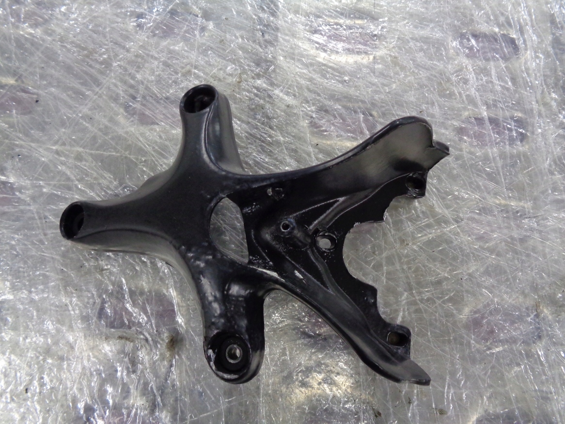 TRIUMPH SPEED TRIPLE 955i передня рама