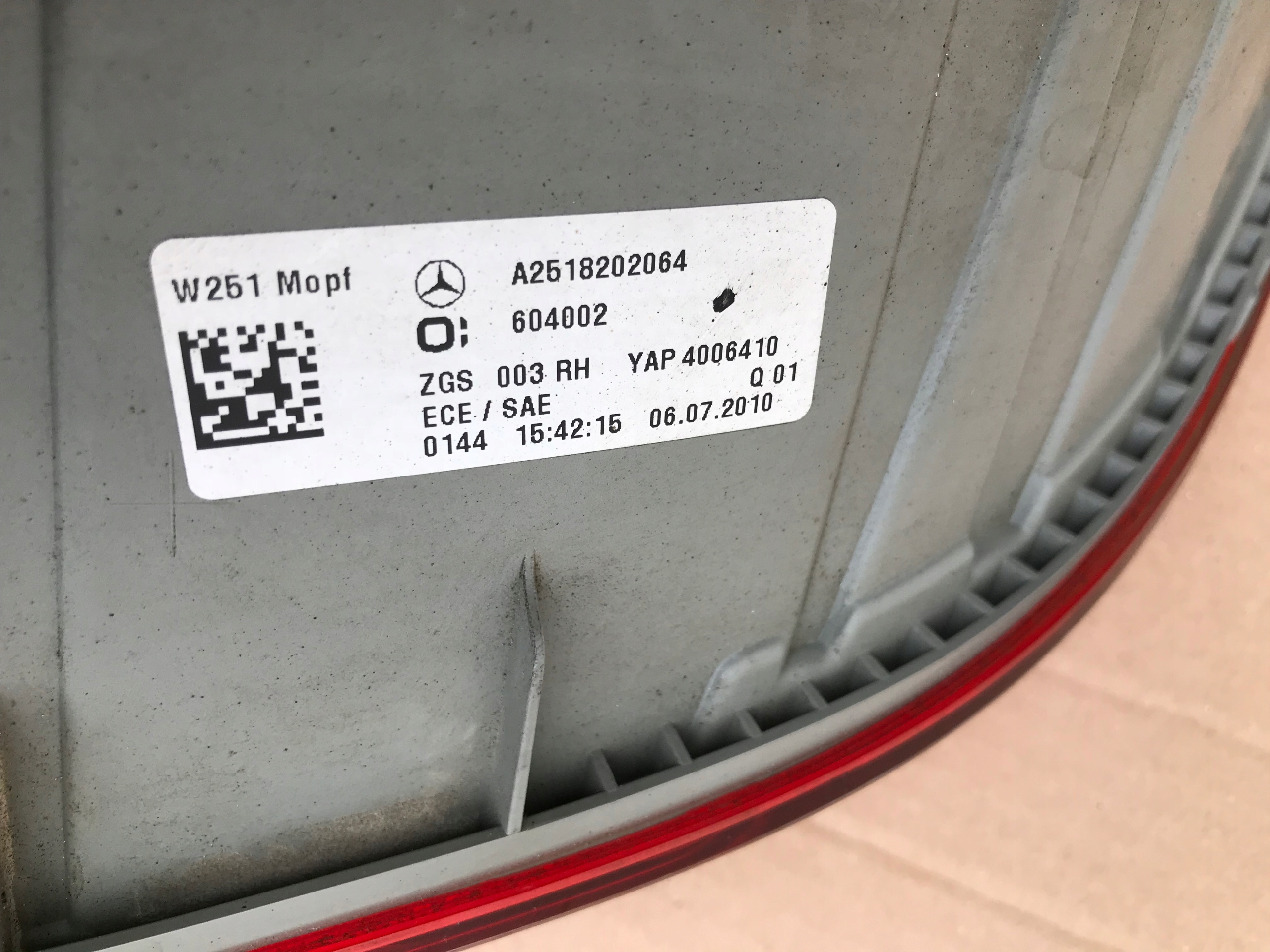 MERCEDES W251 фонарь рестайлинг задний правый led