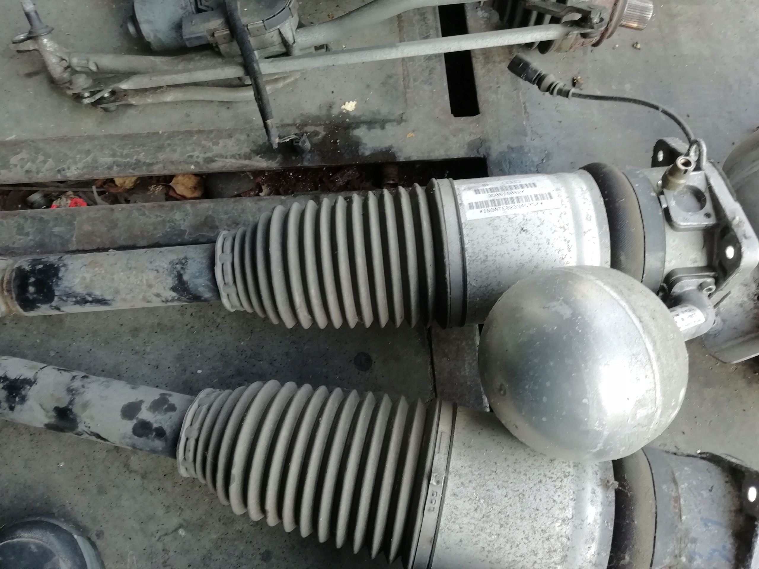 АМОРТИЗАТОР ПРАВИЙ ЗАД. ФАЙЄТОН 3.0 TDId0616002k