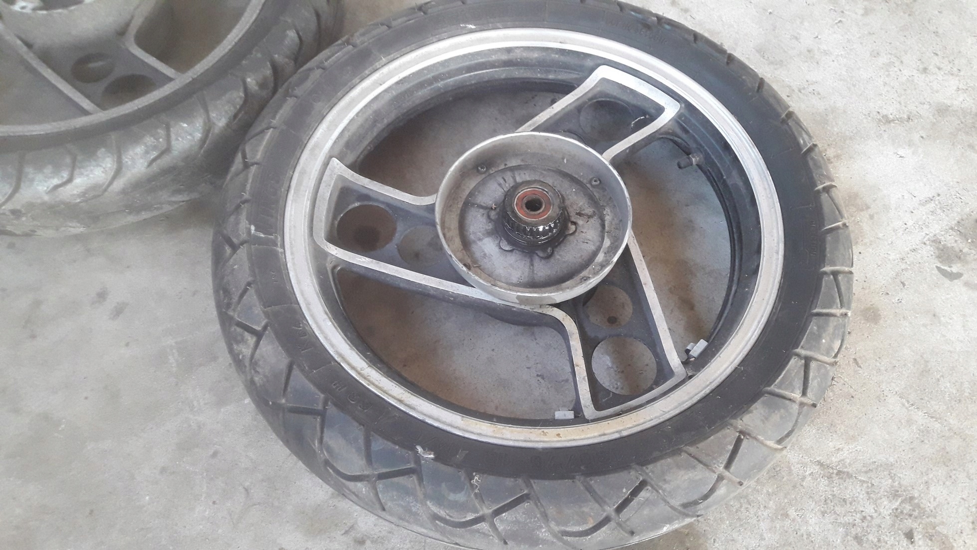 YAMAHA XJ 900 750 ОБОД ЗАДНЕГО КОЛЕСА ШИНЫ 1 ШТ