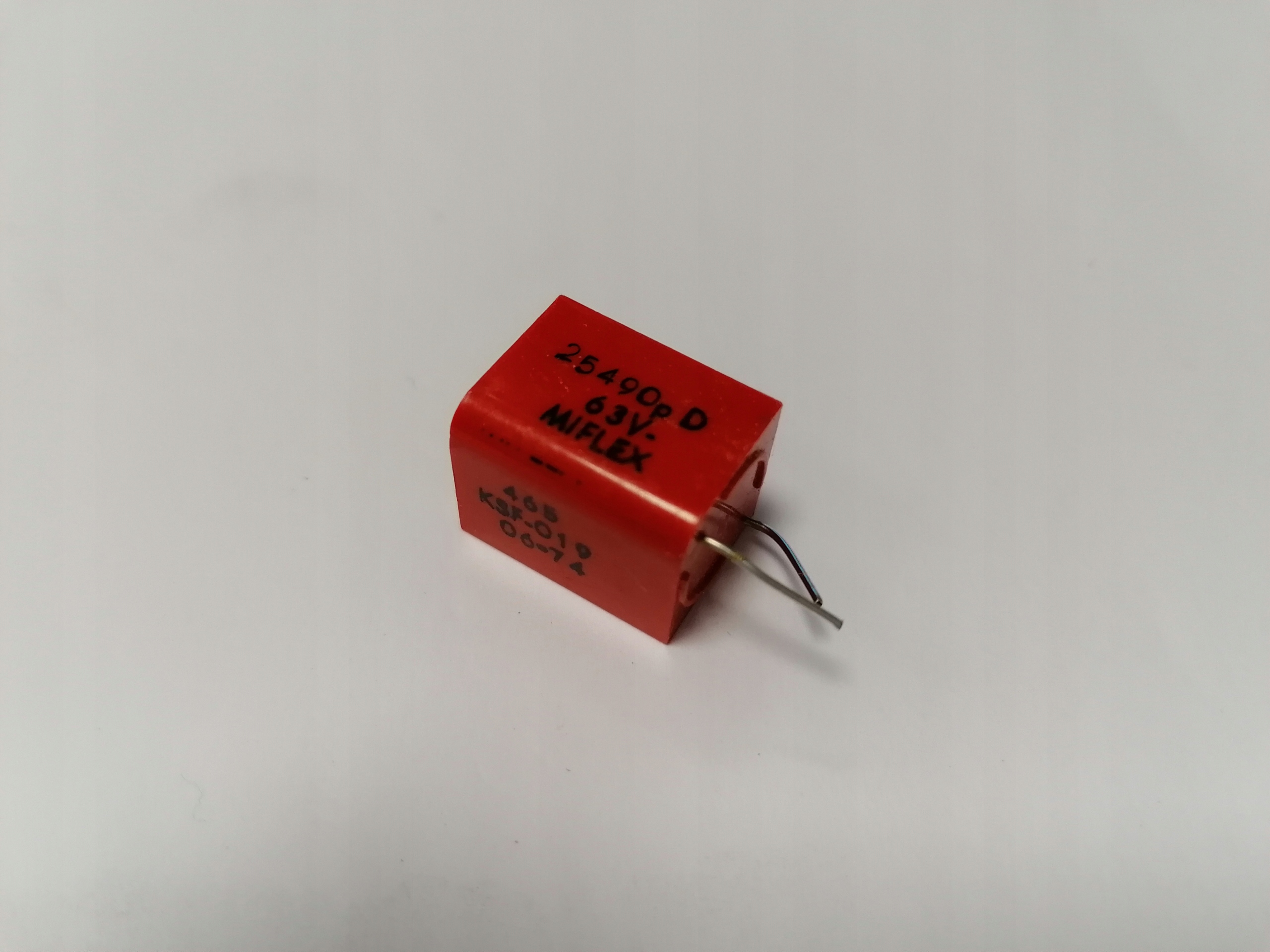 Kondensator 25490p D MIFLEX 63V