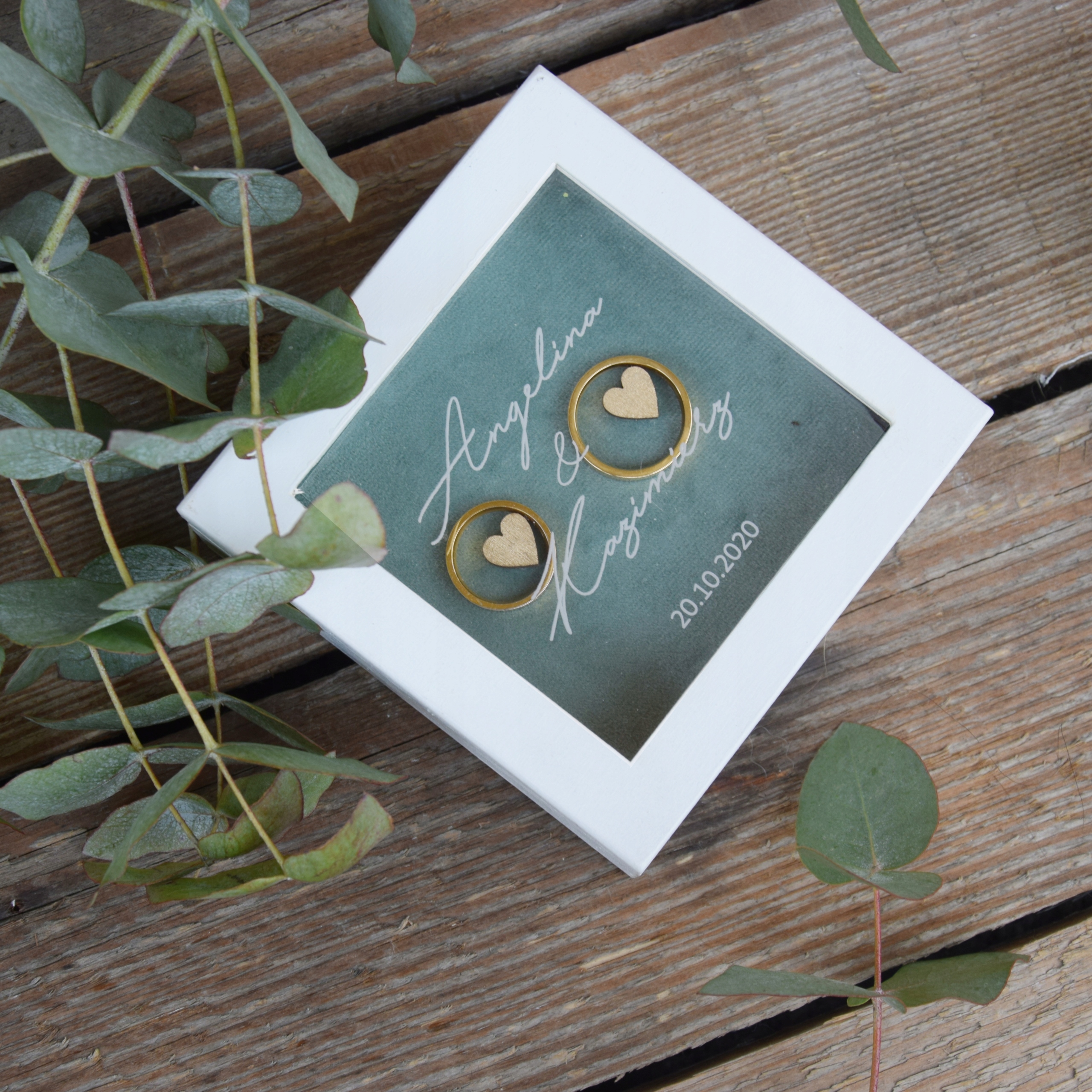 BIAŁE PUDEŁKO NA OBRĄCZKI z grawerem eukaliptus Rodzaj pudełko z poduszką