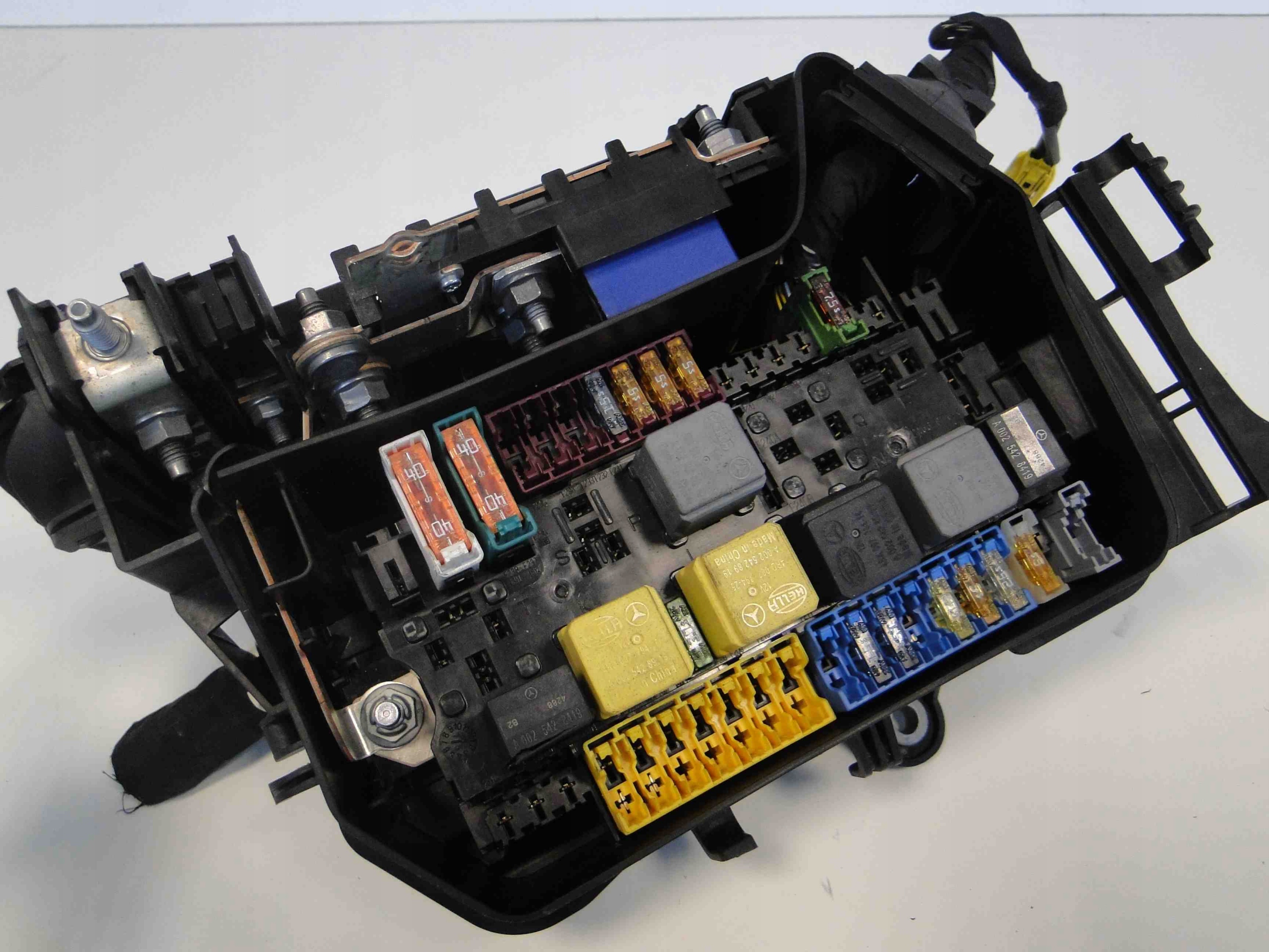 MERCEDES A KLASA W 176 SKRZYNKA PUSZKA BEZPIECZNIK Producent części Mercedes-Benz OE