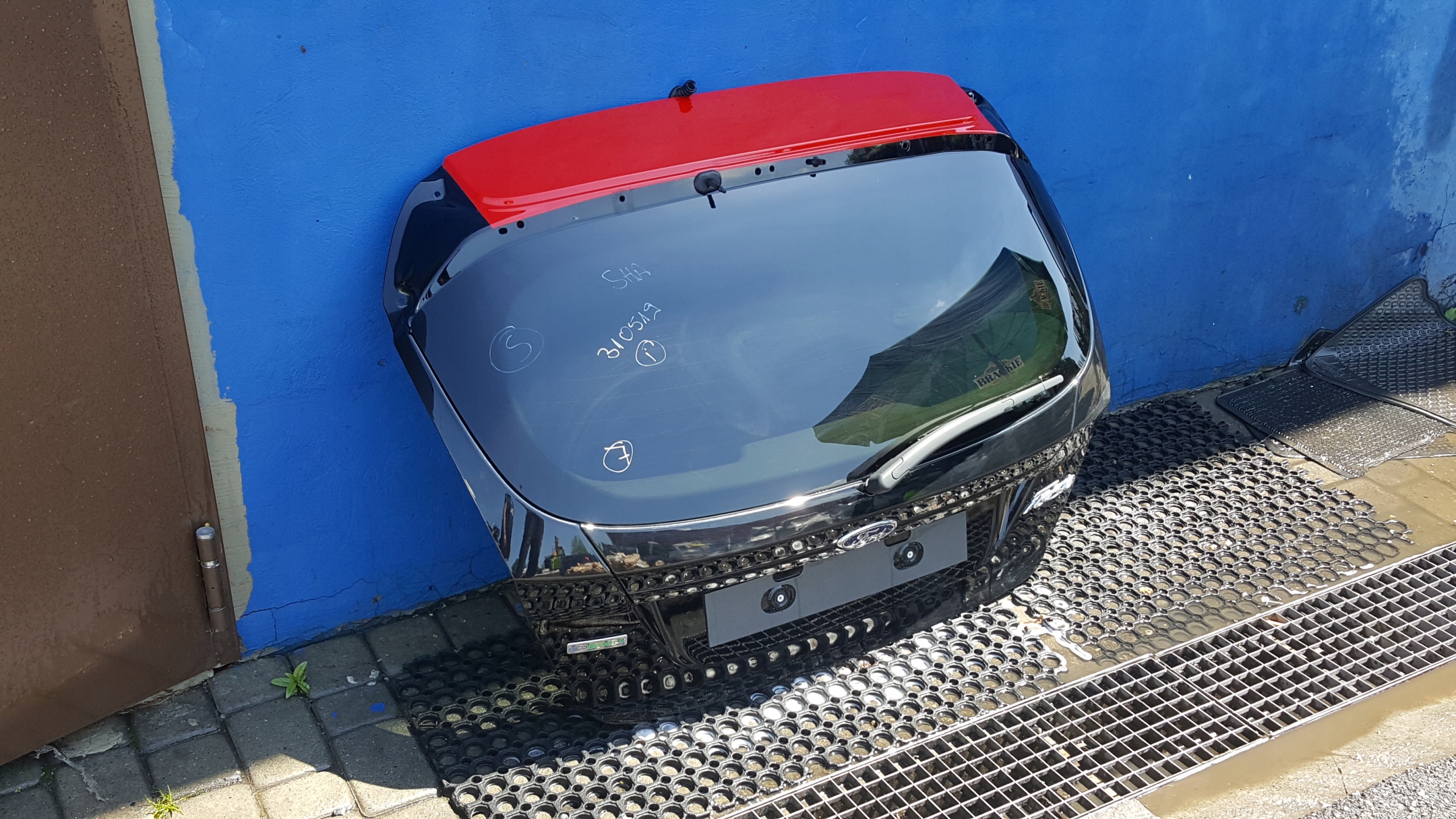 FORD FIESTA MK7 2013-2017 KLAPA TYŁ ABSOLUT BLACK Producent części Ford OE