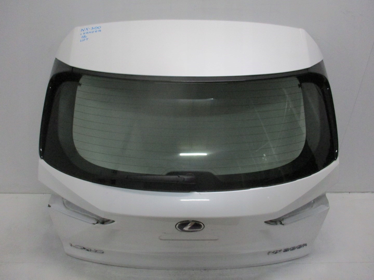Klapa tylna LEXUS NX300 NX 300 LIFT 18r KAMERA Typ samochodu Samochody osobowe