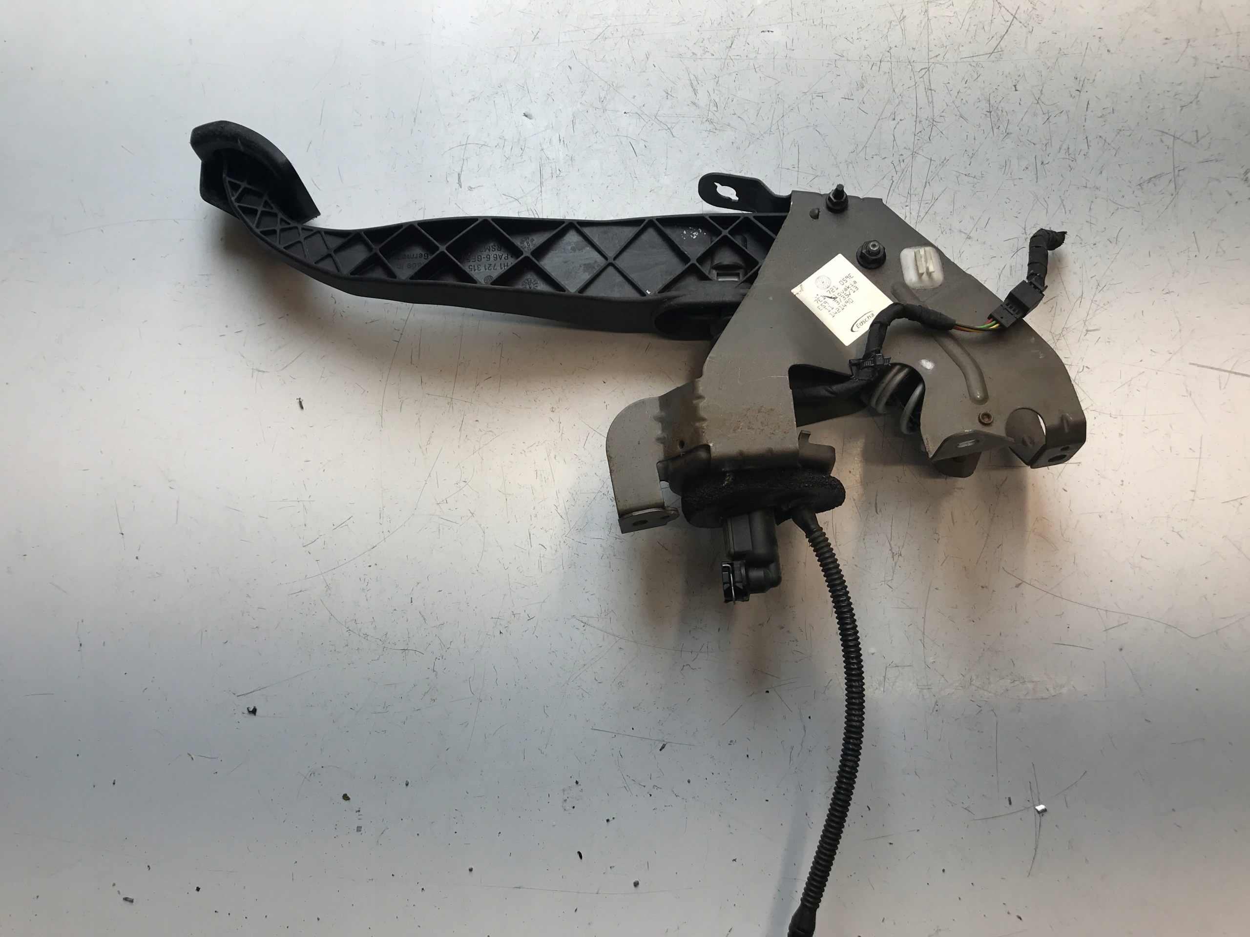 PEDAŁ SPRZĘGŁA VW T5 T6 7E1721059E