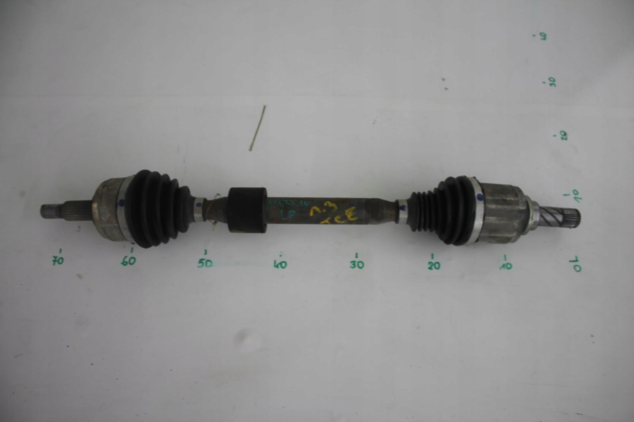 PÓŁOŚ LEWY PRZÓD RENAULT MEGANE IV 1.3 TCE