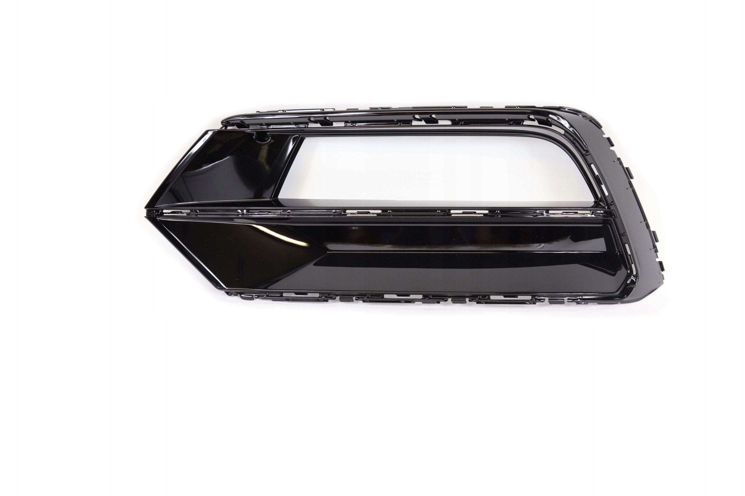 3G0853665F - Решітка бампера решітка радіатора VW Passat B8 R-LINE ліва