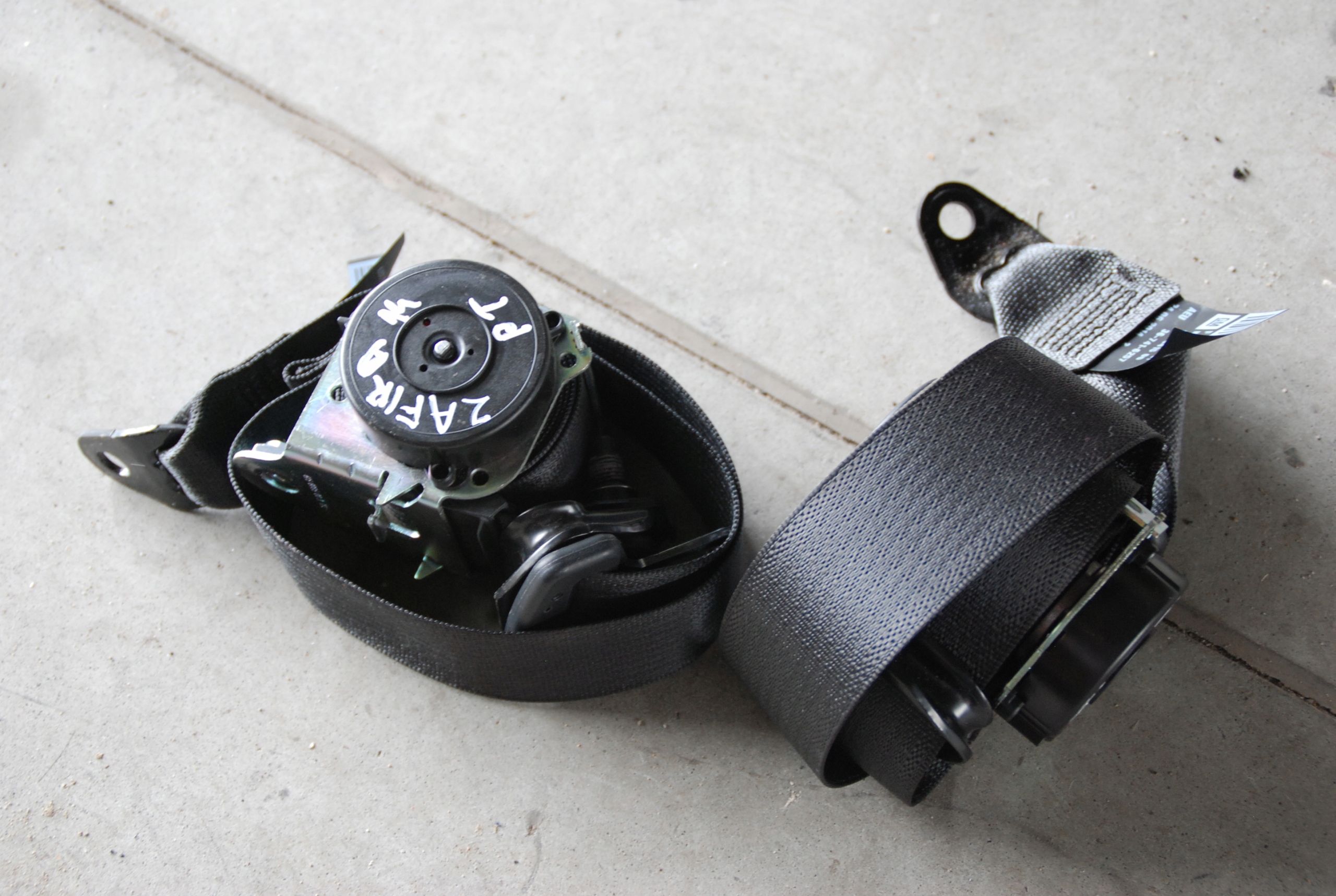 OPEL ZAFIRA C РЕМЕНЬ БЕЗОПАСНОСТИ P / L ЗАДНИЙ 3 РЯД