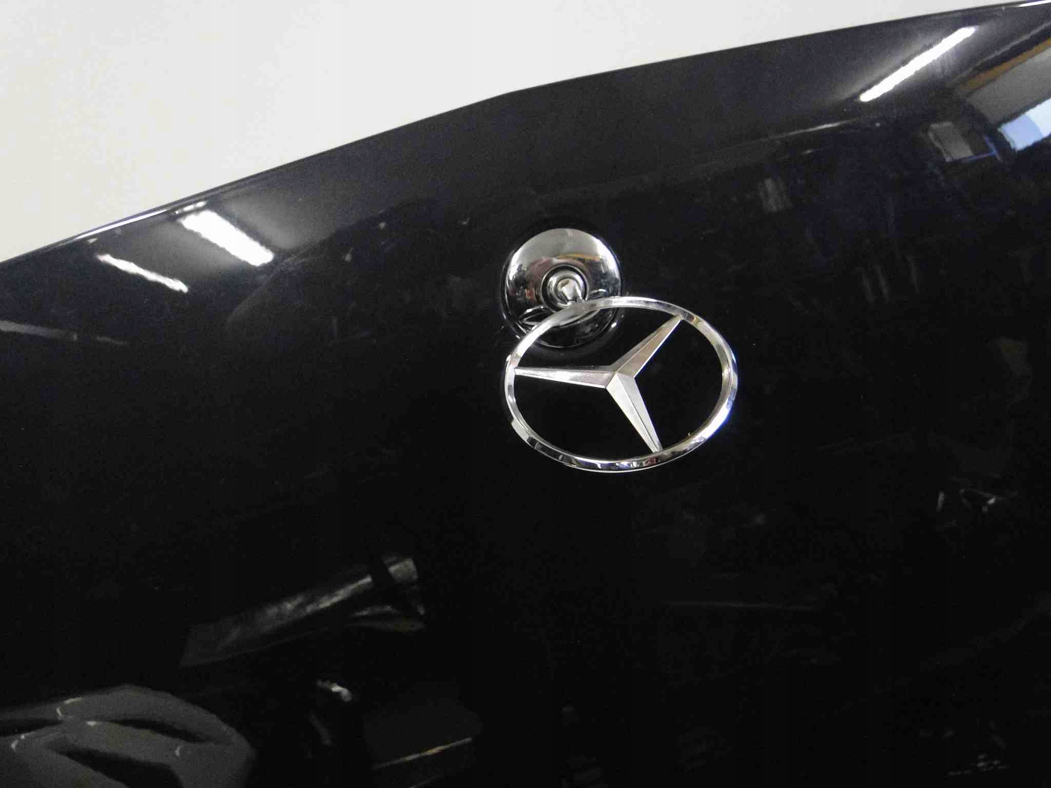 A2228101200 - MERCEDES S Class W222 Long AMG значок капота