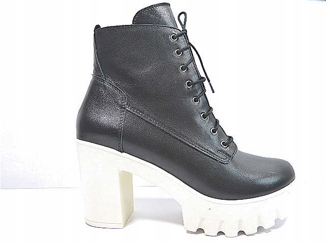 Černé kotníkové boty na platformě, stabilní podpatek, šněrovací dámské boty Bizzarro 37