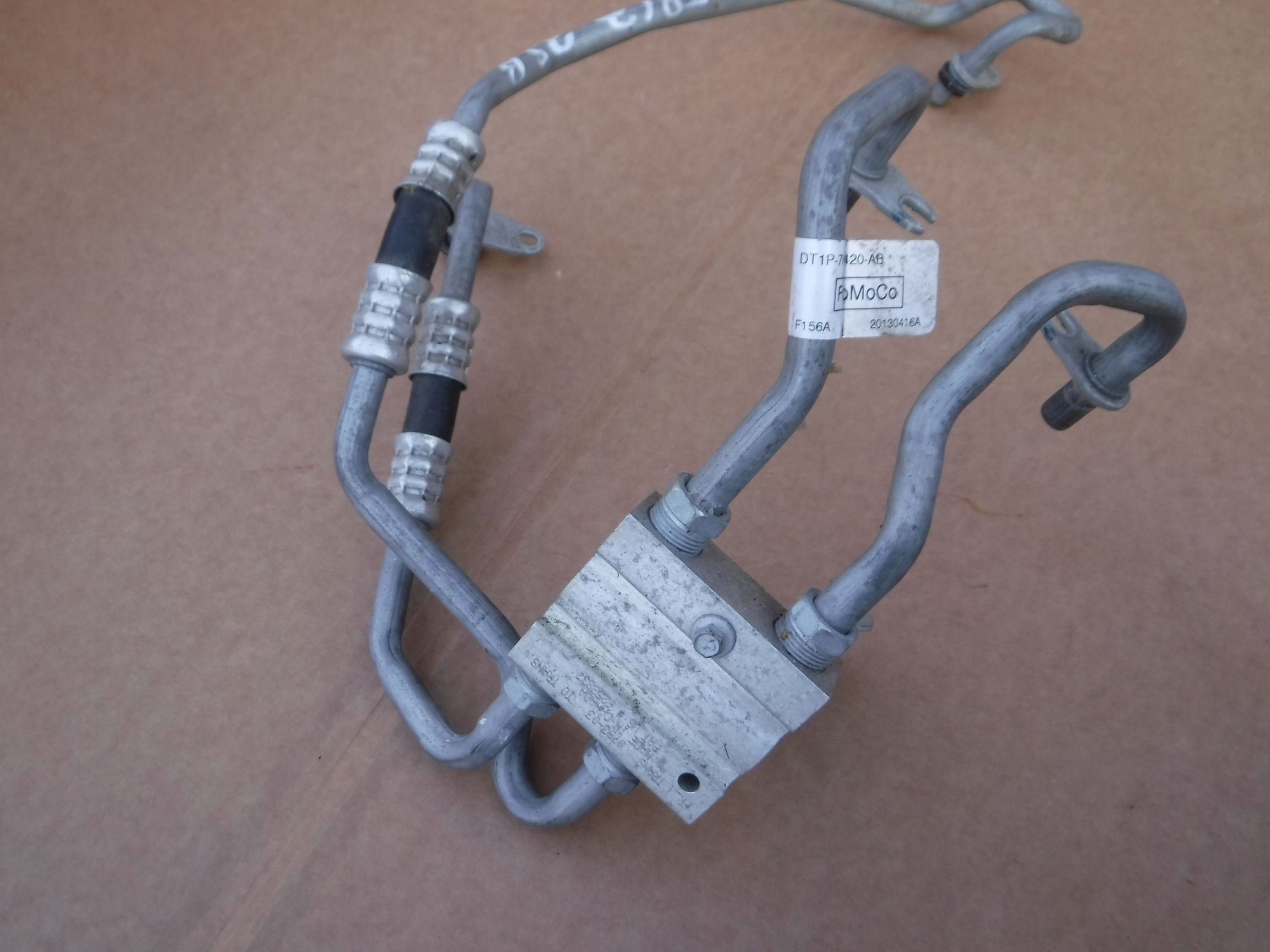 PRZEWODY SKRZYNI RURKI FORD CONNECT USA 2.5 AUTOMA Producent części Ford OE