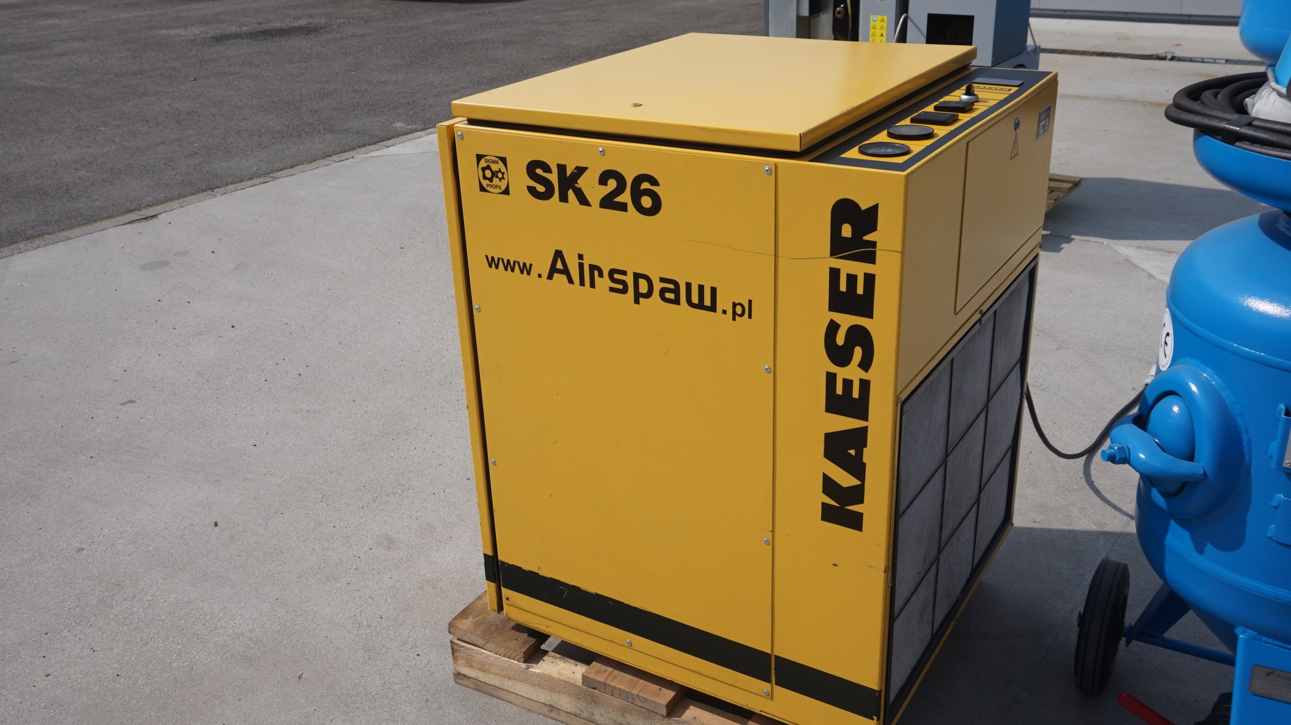 PIASKARKA 60L+ SPRĘŻARKA KAESER 15KW+ZBIORNIK 500L Pojemność 60 l